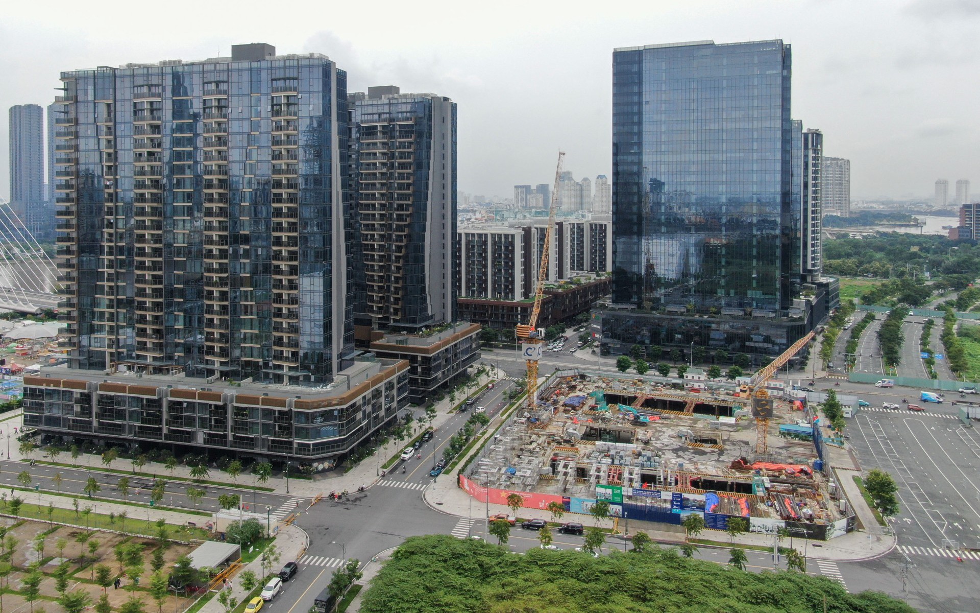 Đưa TP HCM thành trung tâm dịch vụ của khu vực