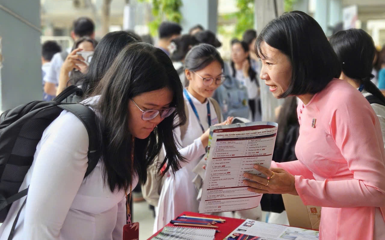 Học sinh đôn đáo đổi tổ hợp xét tuyển đại học
