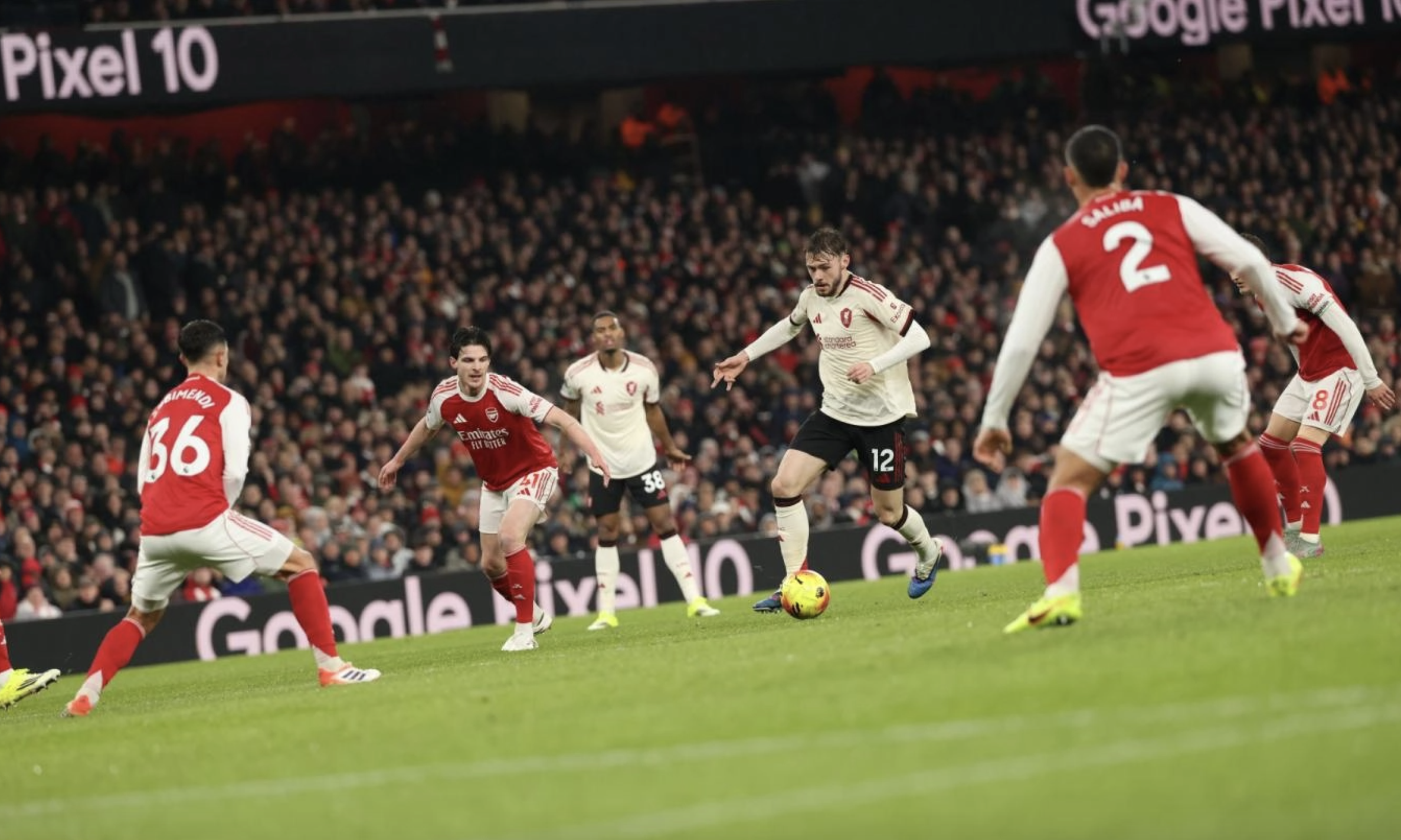 Arsenal bị Liverpool cầm ch&acirc;n, cuộc đua Ngoại hạng th&ecirc;m n&oacute;ng - Ảnh 2.