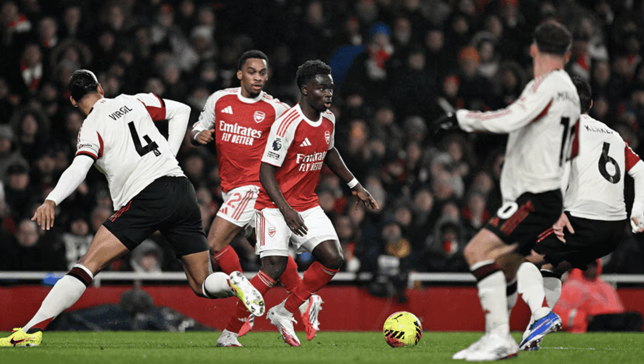 Arsenal bị Liverpool cầm ch&acirc;n, cuộc đua Ngoại hạng th&ecirc;m n&oacute;ng - Ảnh 1.
