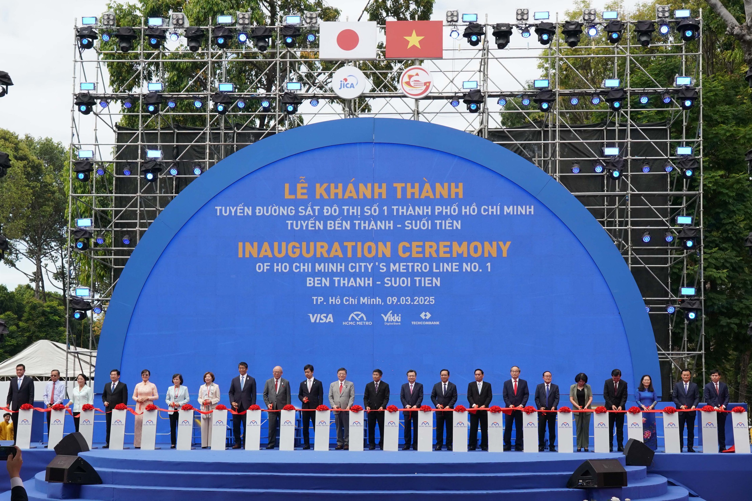 [Emagazine] - 12 dấu ấn nổi bật của TPHCM năm 2025 - Ảnh 41.