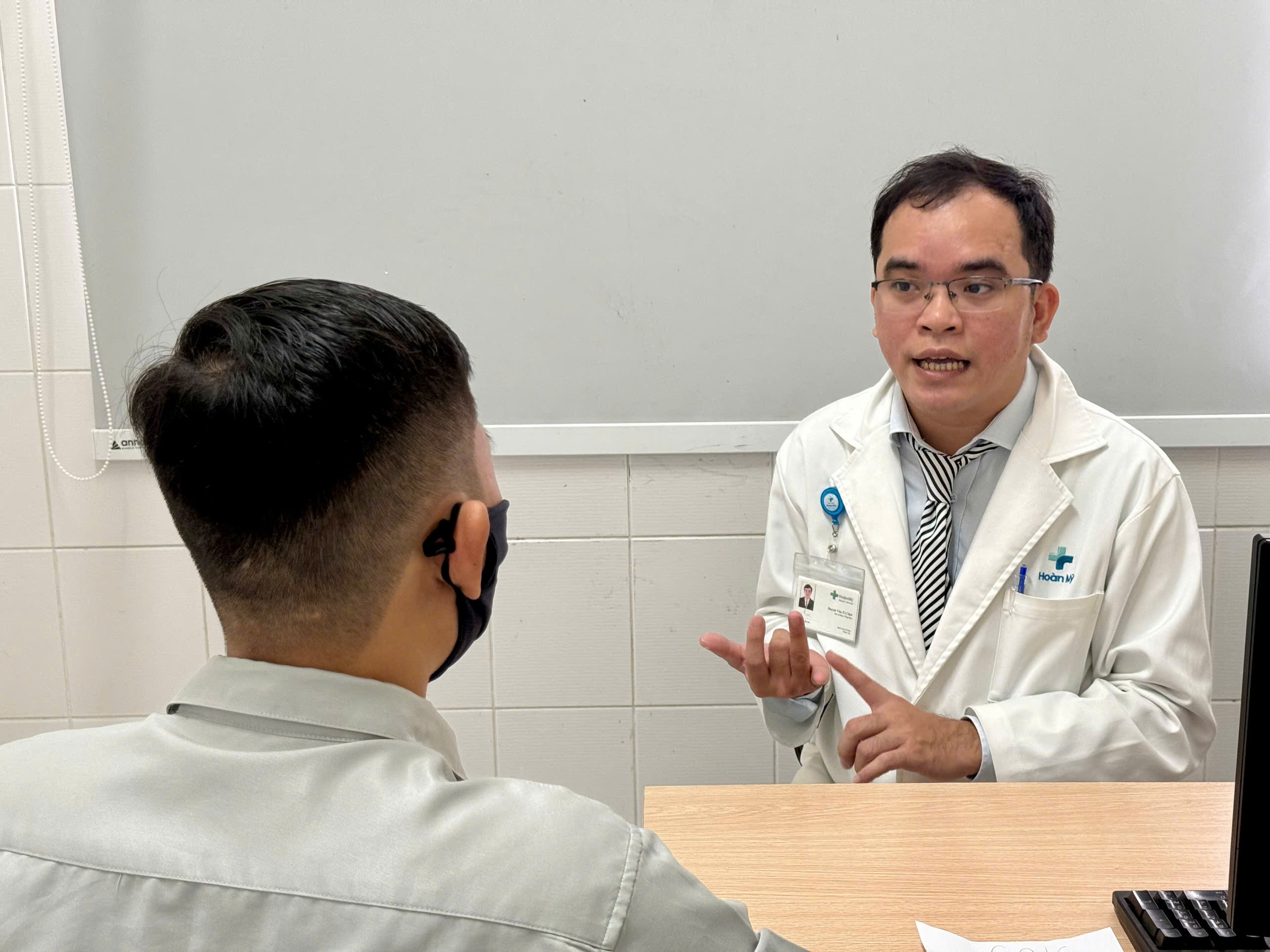 Bệnh nhân 35 tuổi mắc bệnh trĩ độ III, bác sĩ đưa ra khuyến cáo nóng - Ảnh 2.
