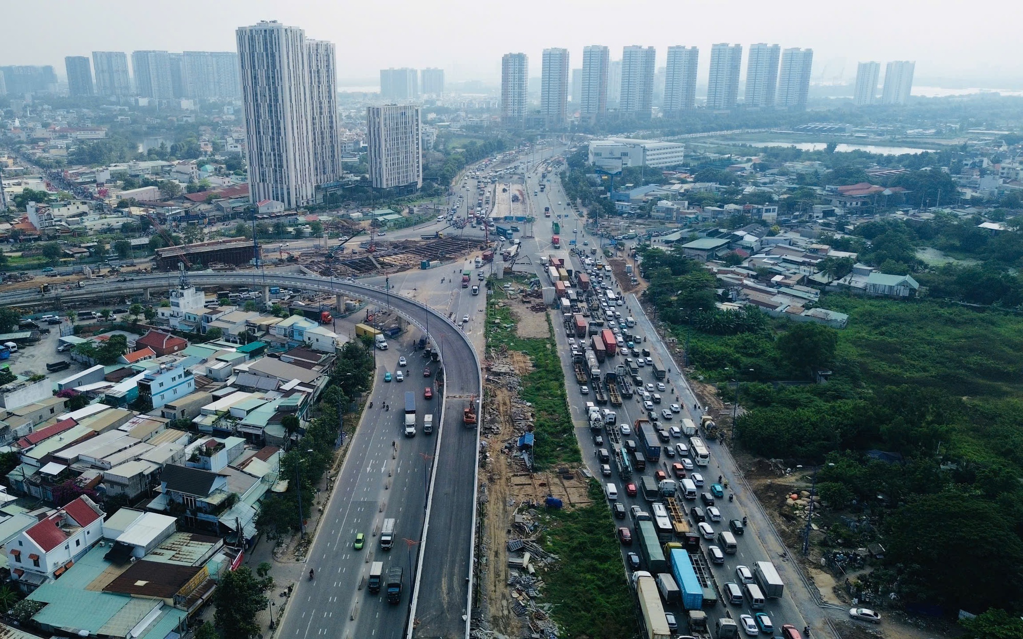 TPHCM ra quân cao điểm giữ trật tự giao thông dịp Tết 2026