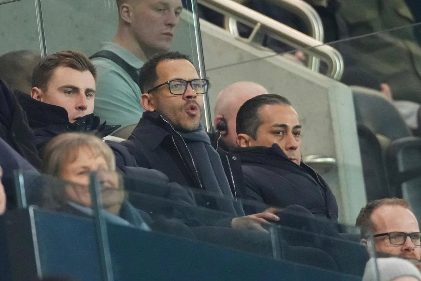 Liam Rosenior v&agrave; b&agrave;i to&aacute;n t&aacute;i thiết Chelsea - Ảnh 3.