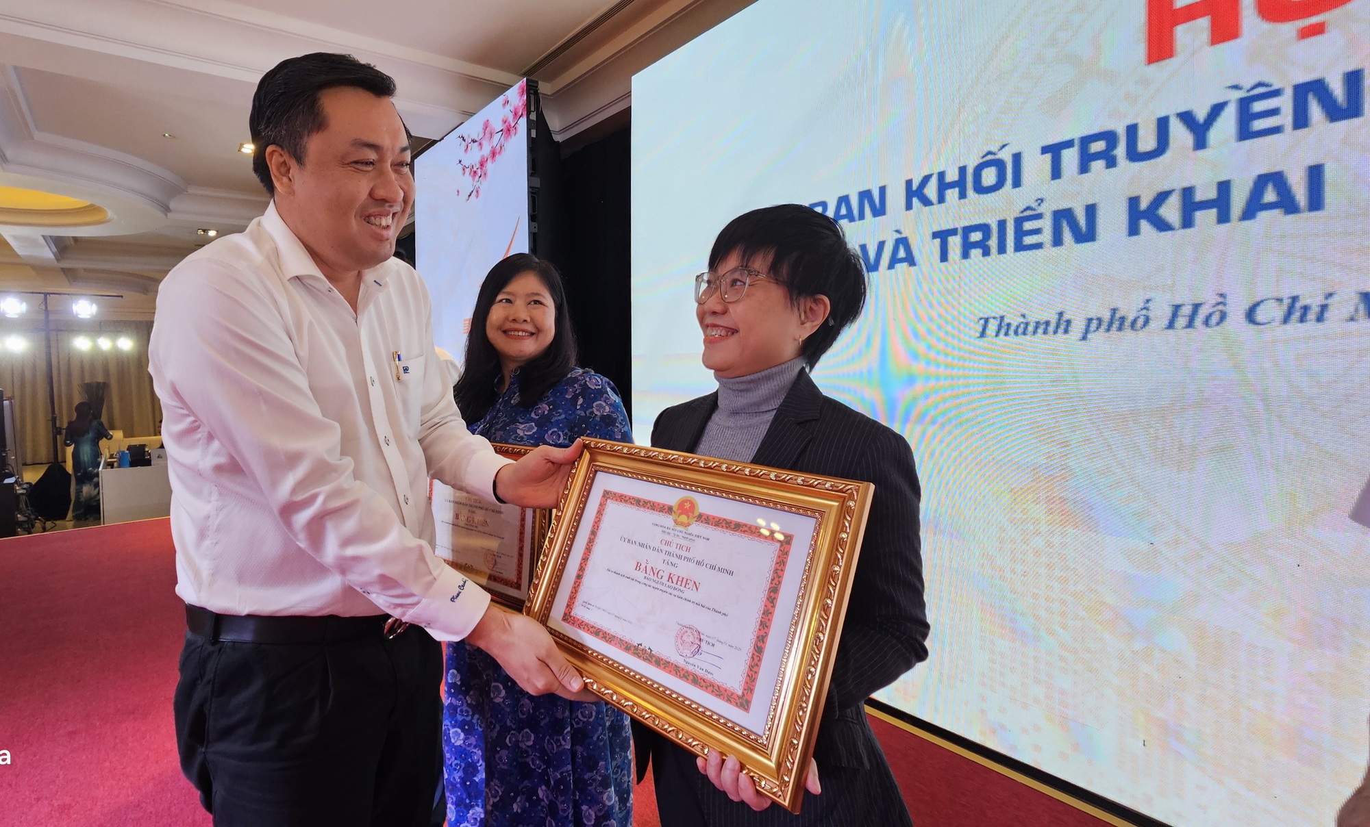 B&aacute;o Người Lao Động nhận Bằng khen từ Chủ tịch UBND TPHCM v&igrave; th&agrave;nh t&iacute;ch xuất sắc - Ảnh 2.