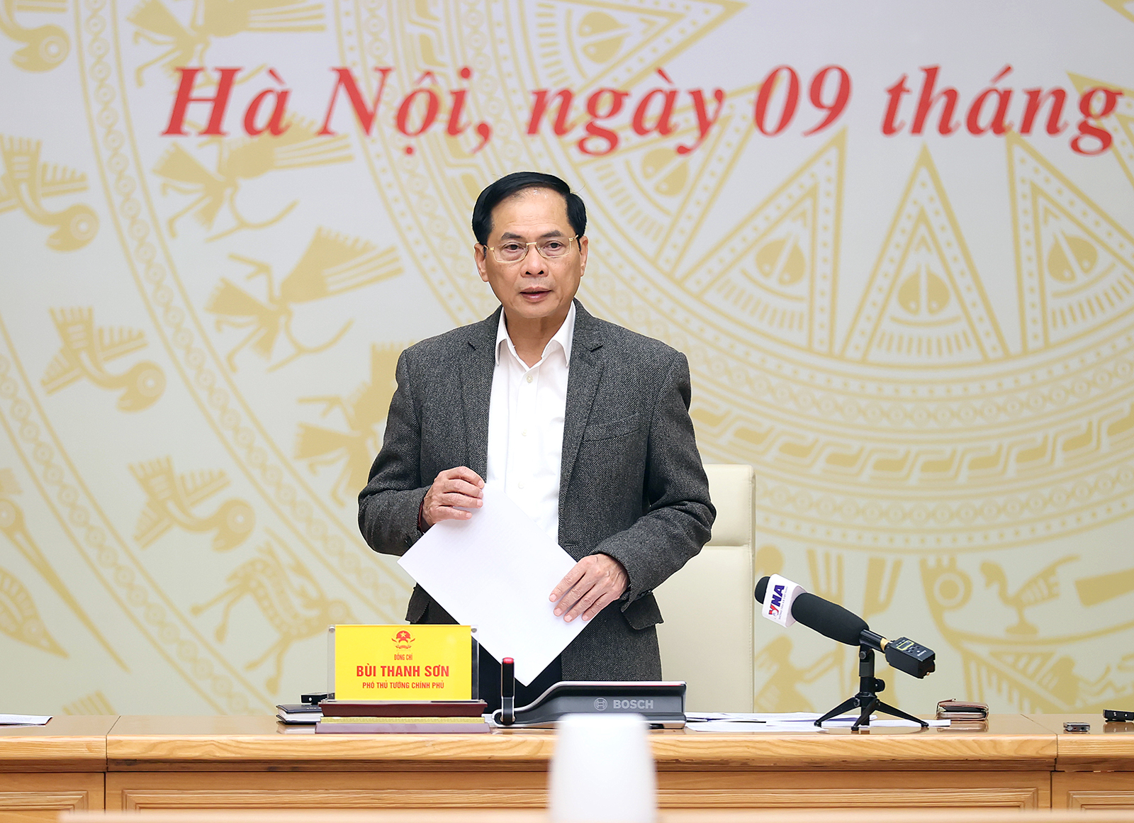 Ph&oacute; Thủ tướng: H&agrave;ng giả chưa được ph&aacute;t hiện kịp thời g&acirc;y t&acirc;m l&yacute; lo lắng, bất an - Ảnh 1.