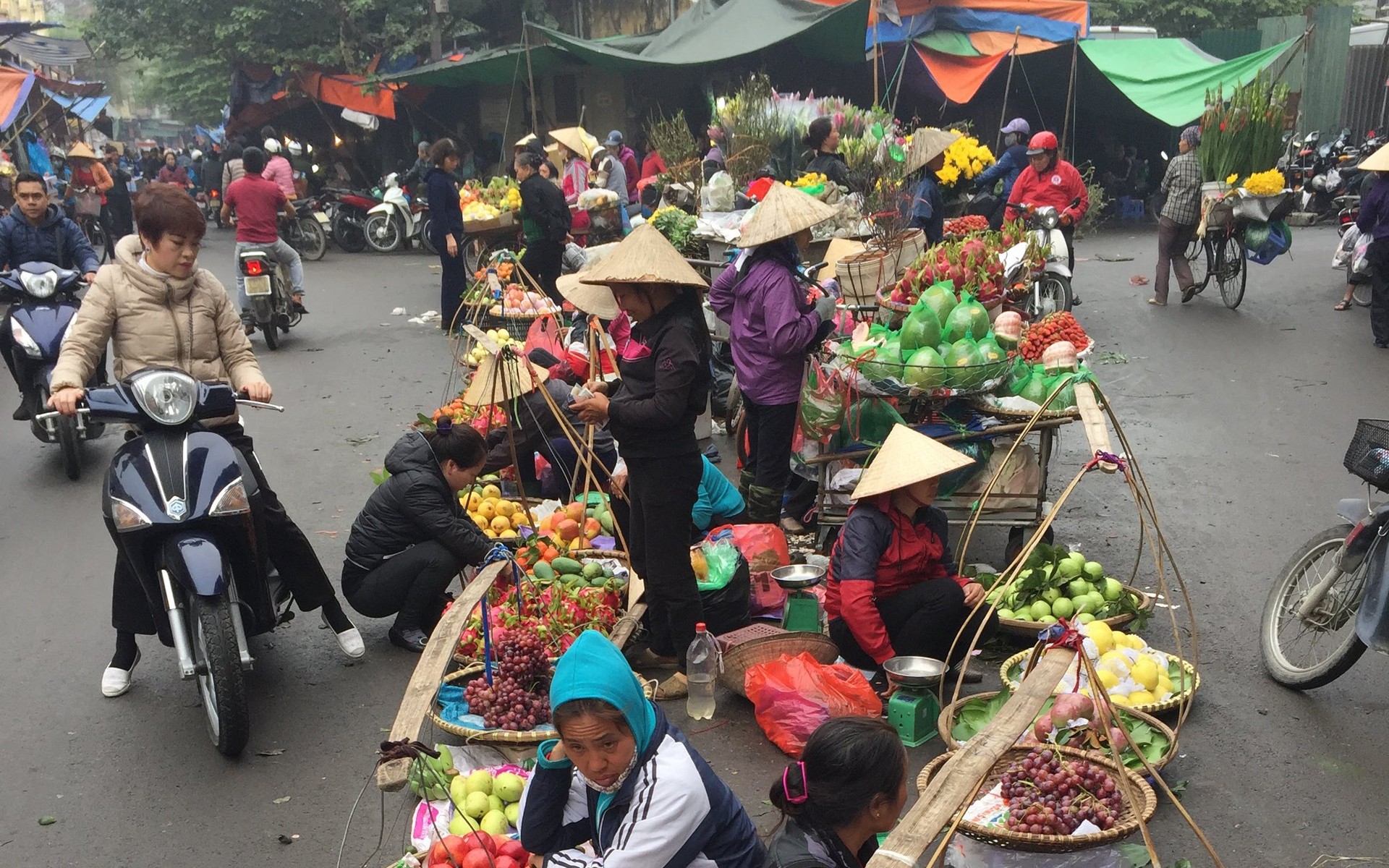 Quyết liệt xóa sổ chợ cóc