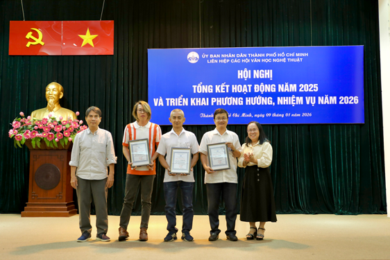 Bồi đắp hệ giá trị con người Việt Nam - Ảnh 1.