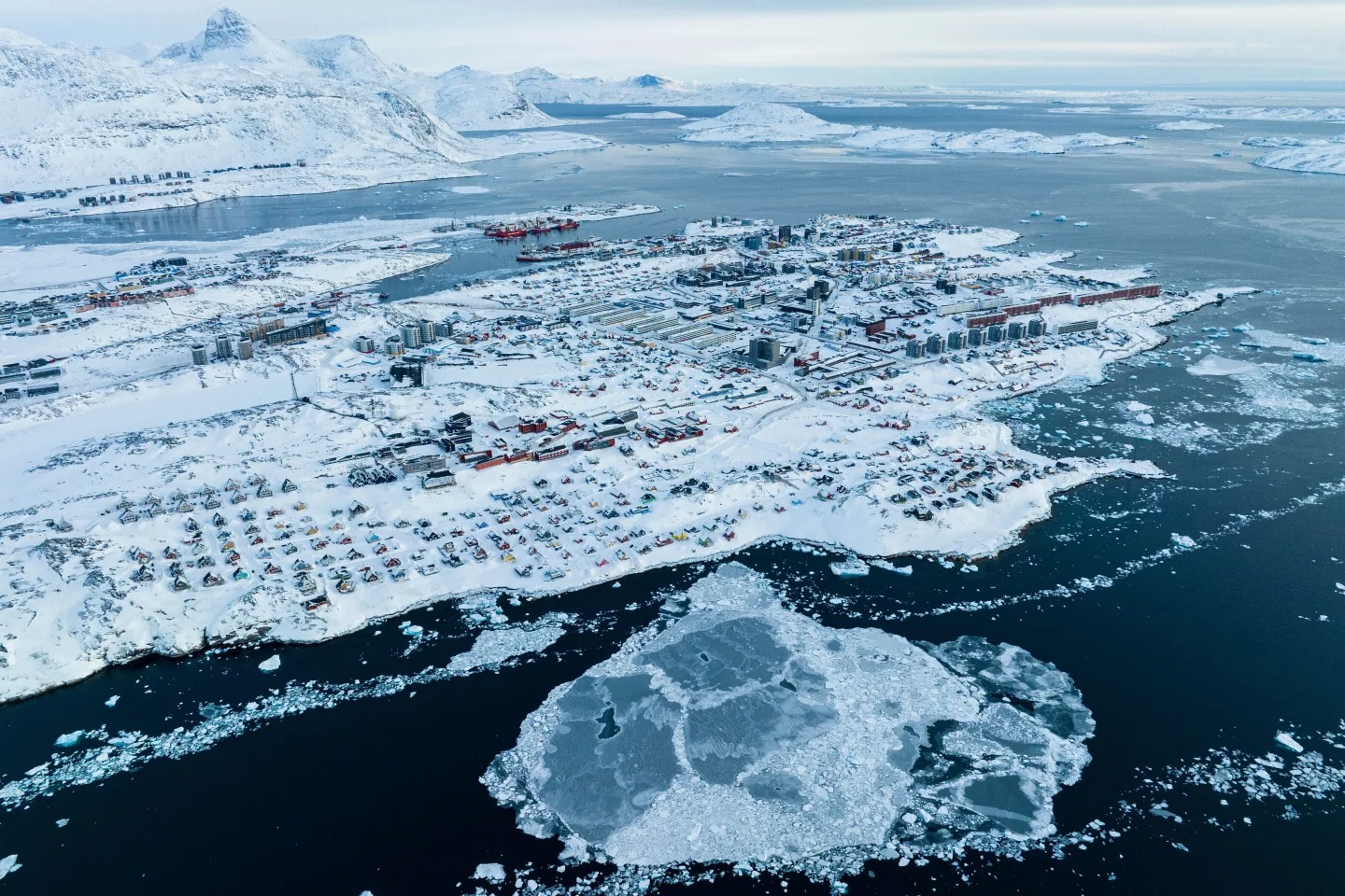 Đan Mạch thảo luận về đảo Greenland với Mỹ - Ảnh 1.