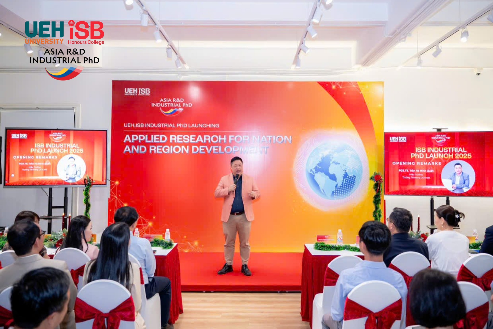 UEH.ISB ra mắt Chương trình Tiến sĩ Nghiên cứu Ứng dụng, kết nối học thuật với thực tiễn phát triển - Ảnh 1.