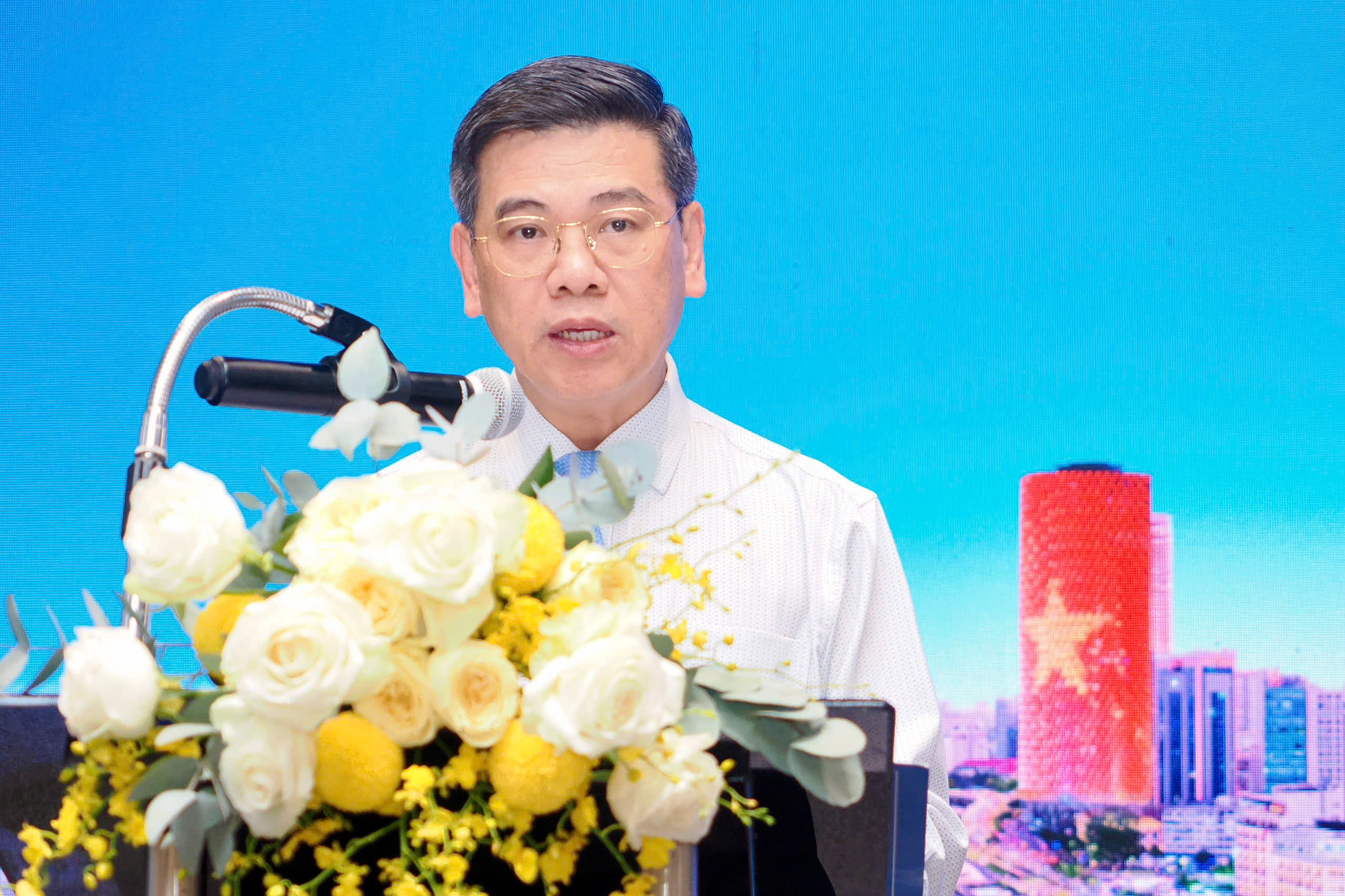 TPHCM "dư tiền" để hỗ trợ doanh nghiệp n&acirc;ng cao năng lực - Ảnh 1.