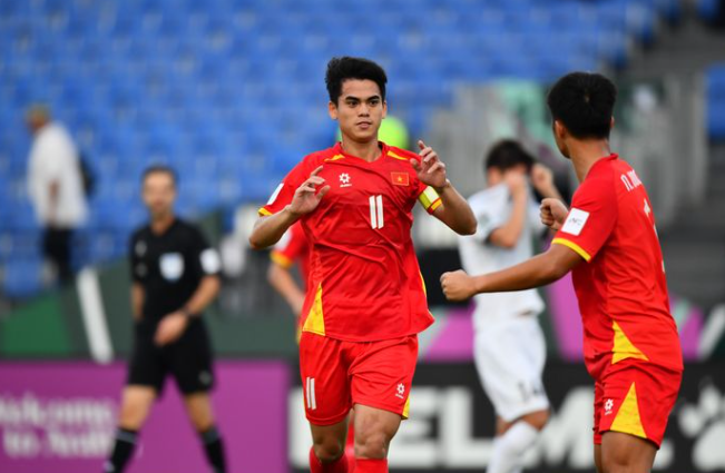 Khuất Văn Khang nói gì khi "phá lưới" U23 Kyrgyzstan? - Ảnh 2.