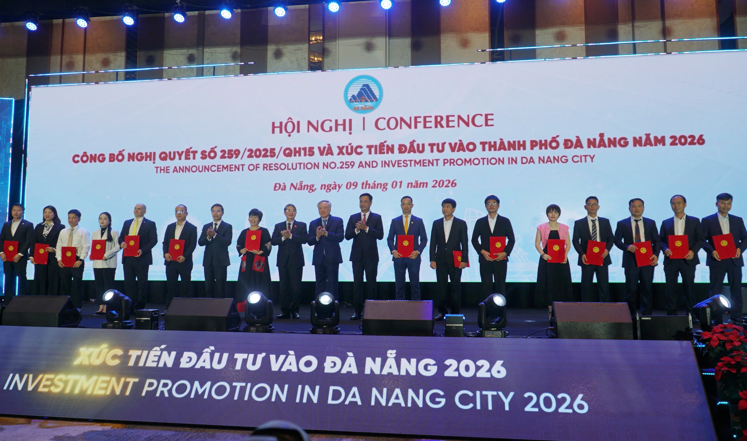 Đà Nẵng thu hút hơn 37.000 tỉ đồng vốn đầu tư, công bố Nghị quyết tạo động lực mới - Ảnh 1.