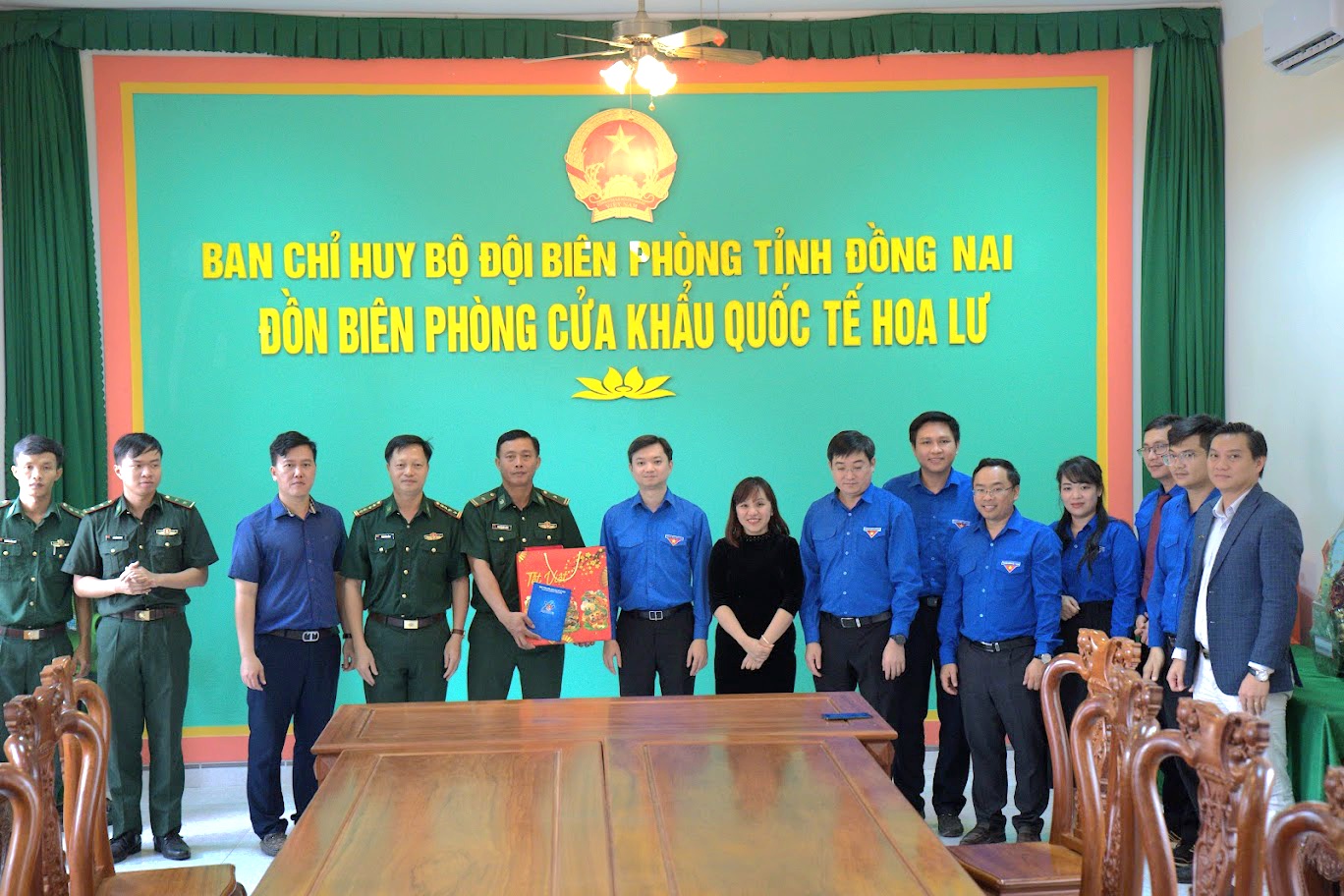 Lan tỏa tinh thần trách nhiệm của tuổi trẻ từ chương trình “Xuân Biên giới - Tết biển đảo” - Ảnh 2.