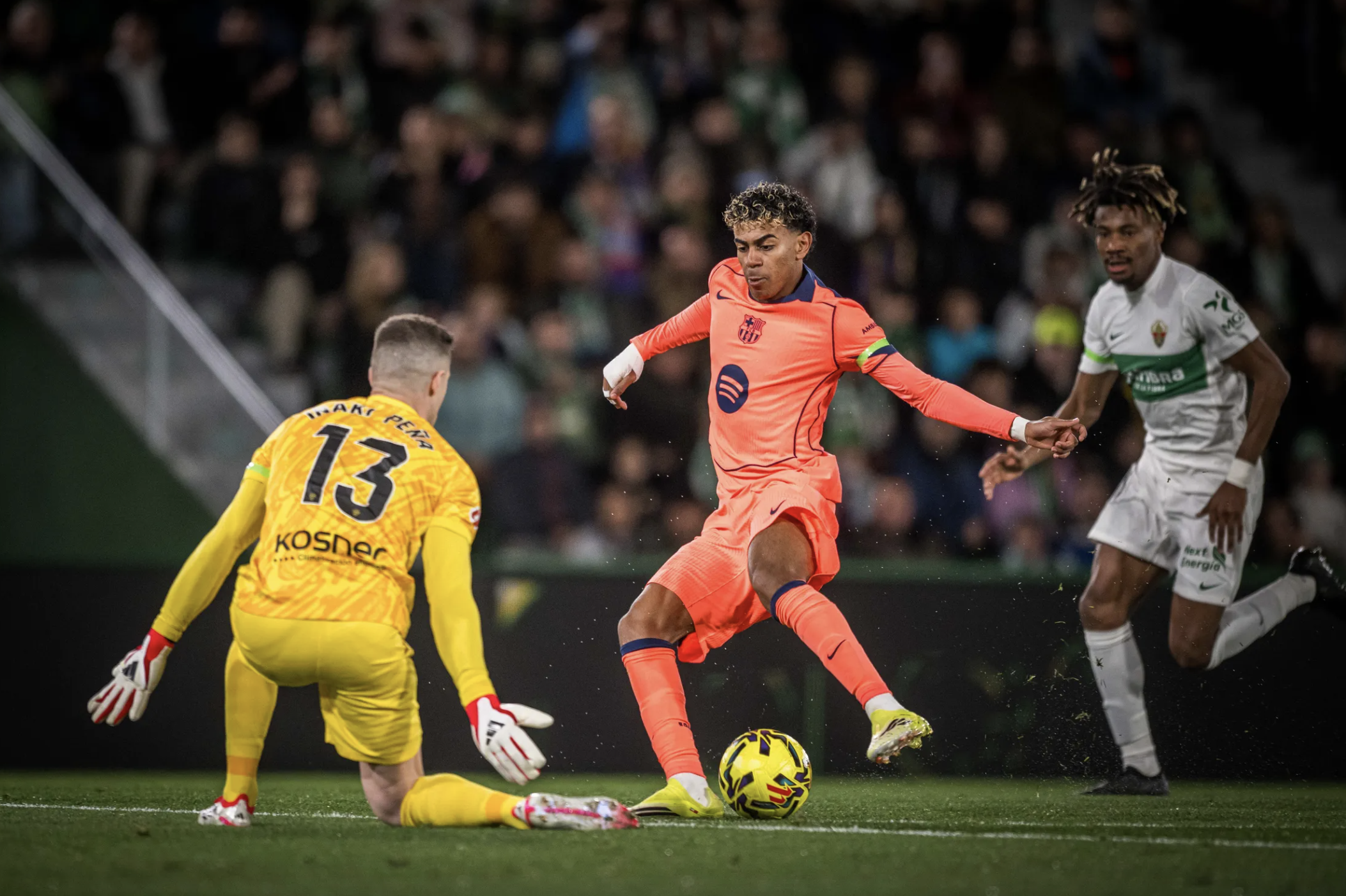 Lamine Yamal tỏa sáng, Barcelona thắng áp đảo chủ nhà Elche - Ảnh 1.