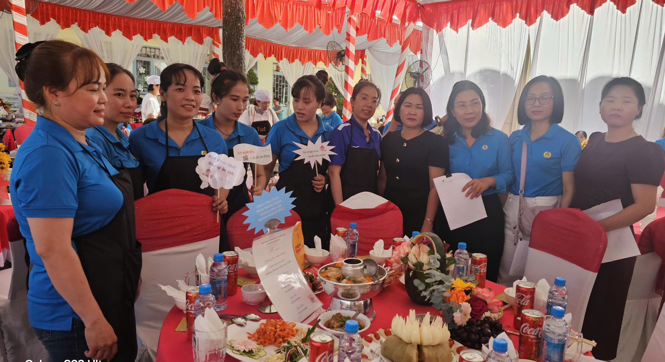 Ấm áp bữa cơm ngày Tết do Công đoàn tổ chức - Ảnh 2.