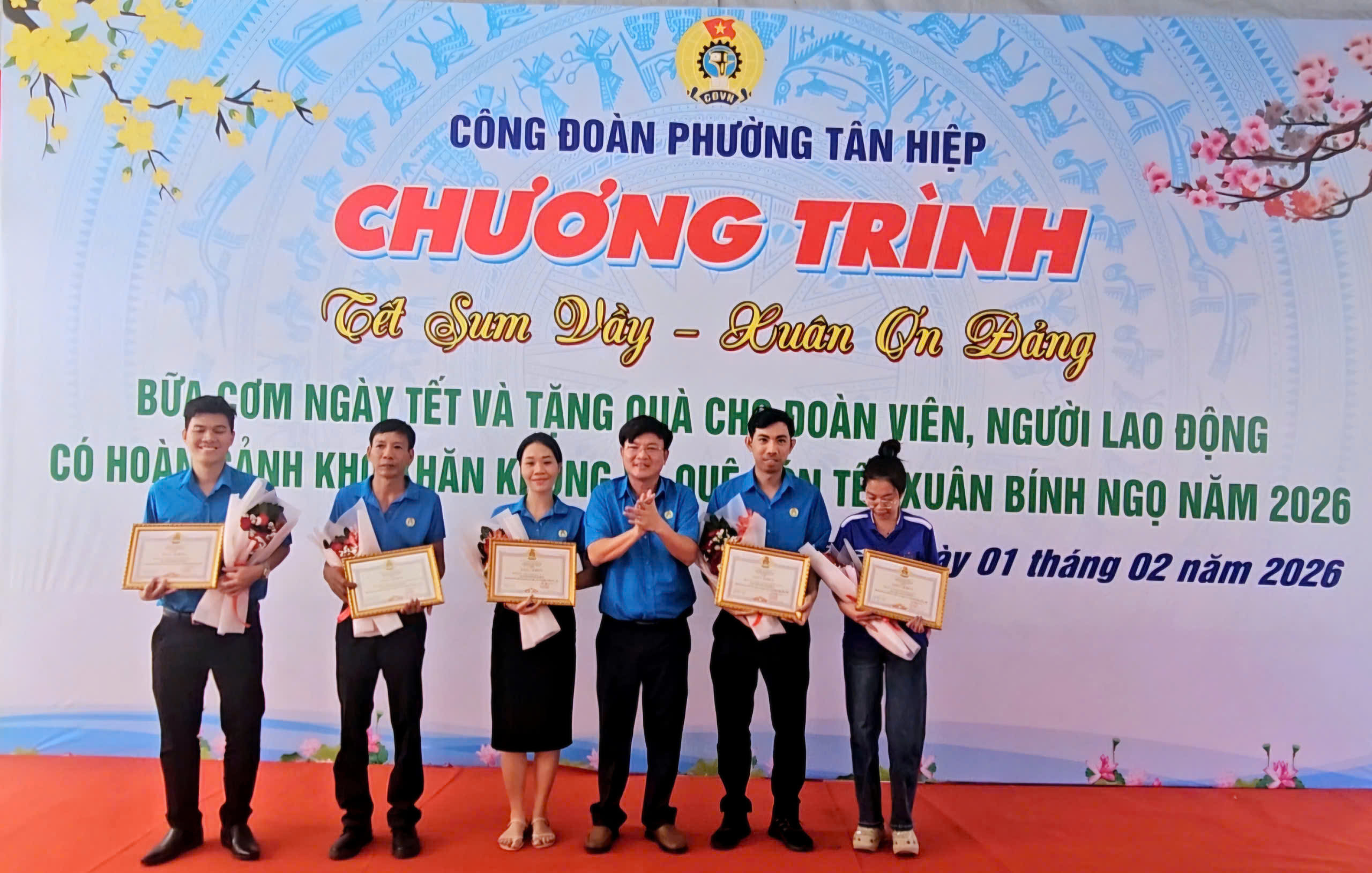 Ấm áp bữa cơm ngày Tết do Công đoàn tổ chức - Ảnh 5.