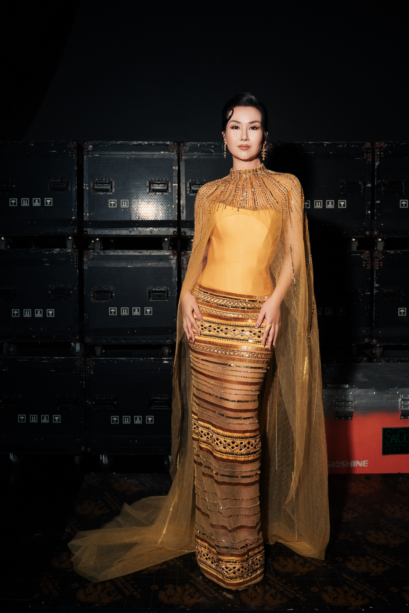 Mặc áo dài đẹp như Võ Hạ Trâm - Ảnh 1.