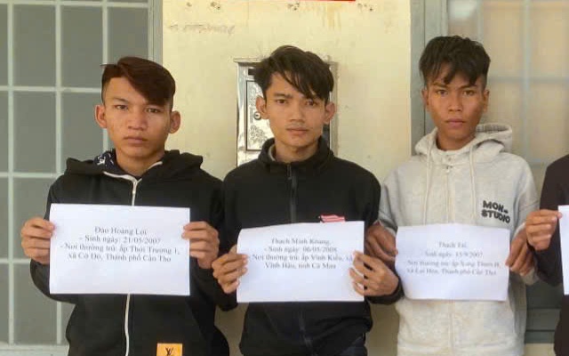 Nhóm thanh niên đánh nhân viên bảo vệ và chủ quán ăn ở Tây Ninh