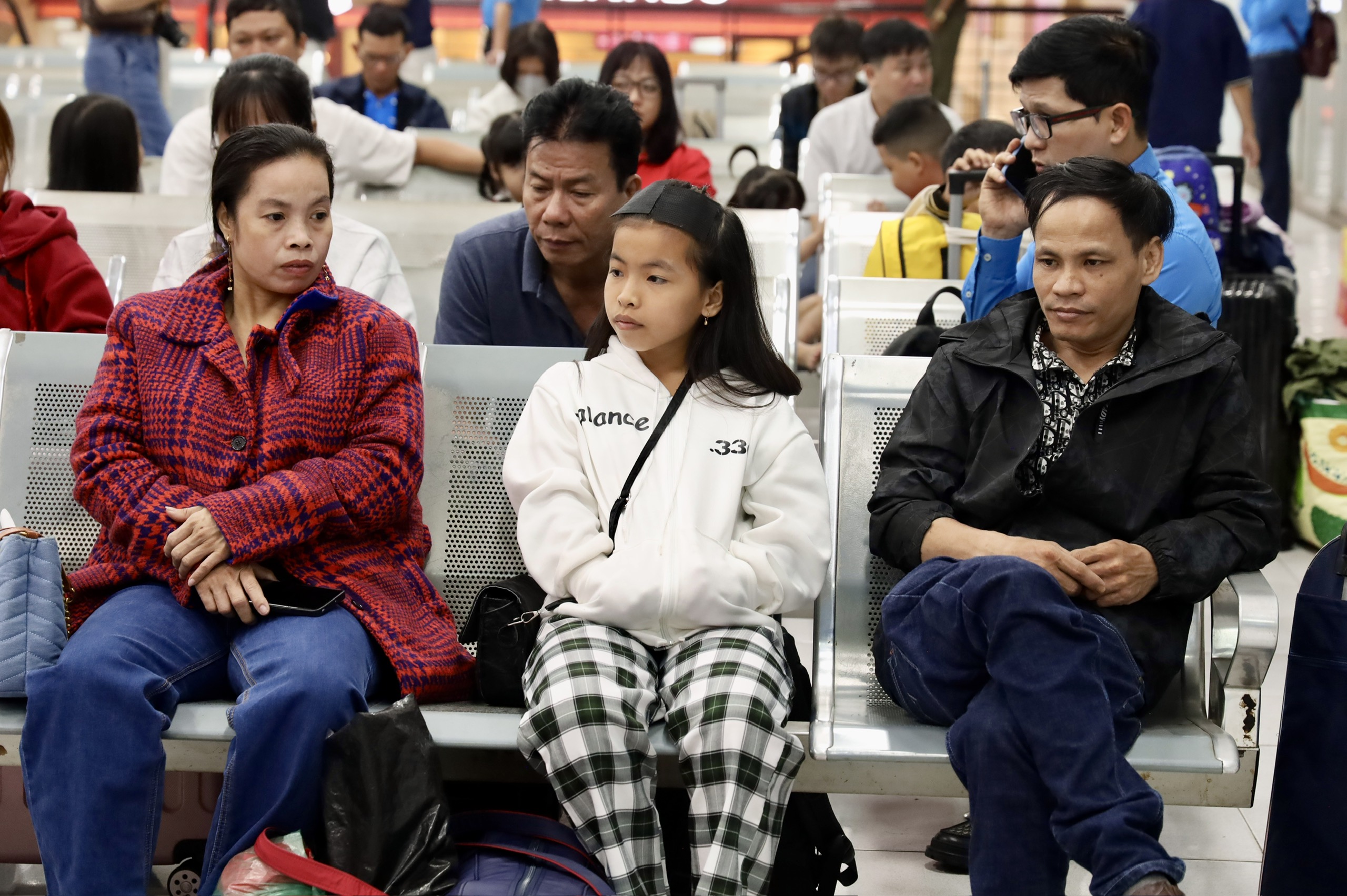Rộn r&agrave;ng chuyến t&agrave;u nghĩa t&igrave;nh đưa c&ocirc;ng nh&acirc;n - lao động về qu&ecirc; đ&oacute;n Tết - Ảnh 2.