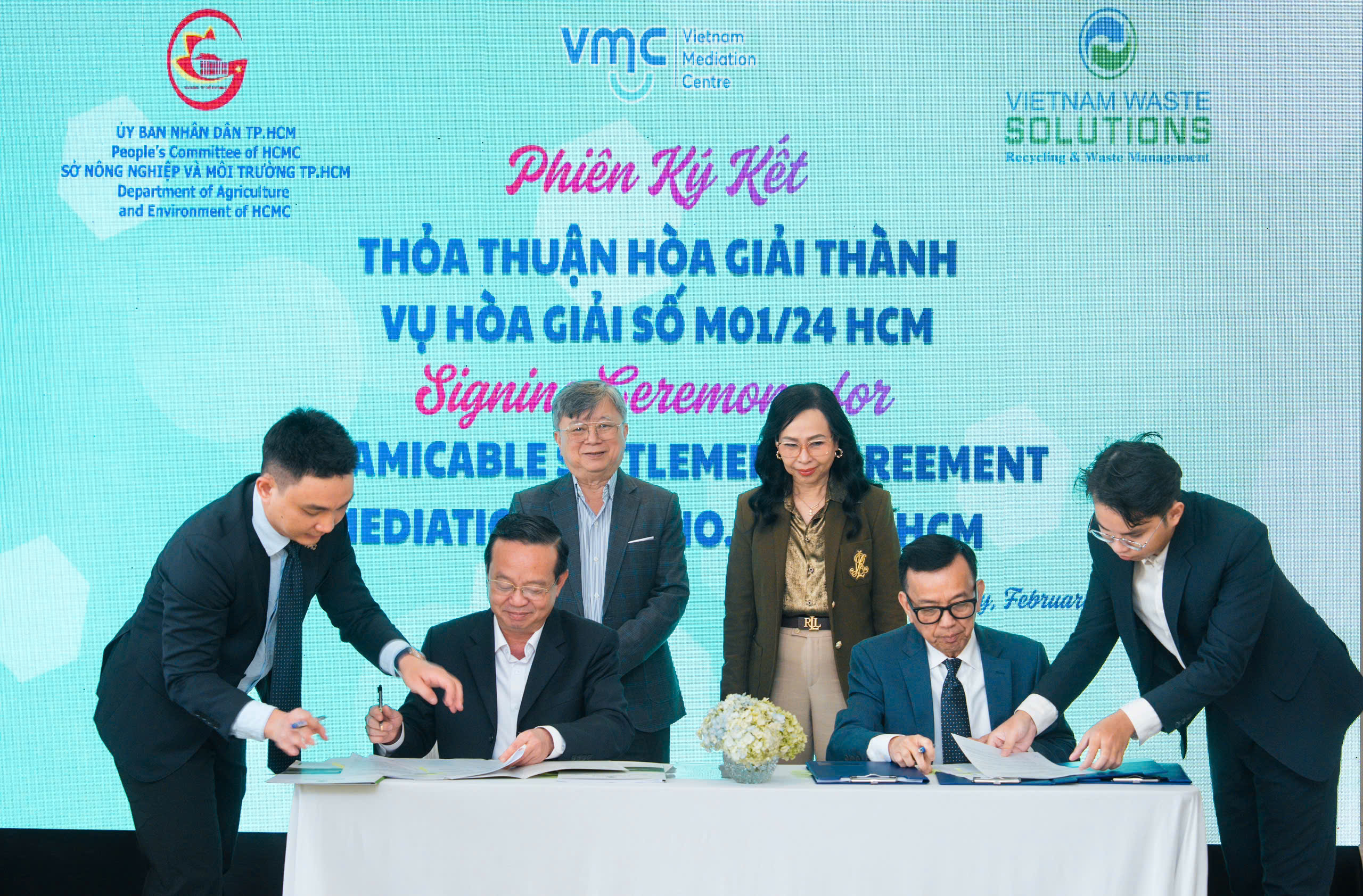 UBND TPHCM v&agrave; VWS k&yacute; kết thỏa thuận h&ograve;a giải th&agrave;nh - Ảnh 1.
