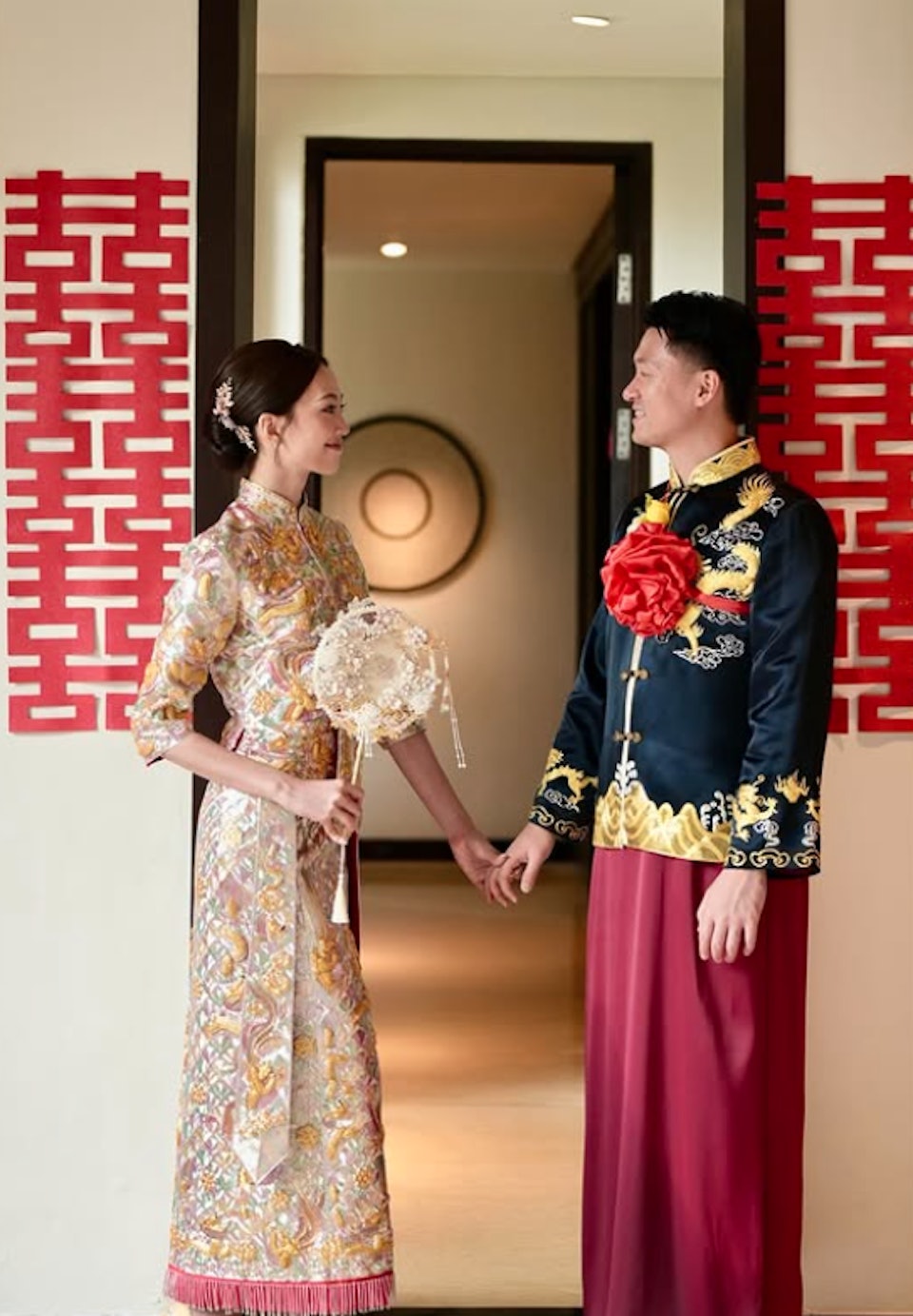 "Nữ thần ch&acirc;n d&agrave;i" b&iacute; mật cưới người t&igrave;nh l&acirc;u năm - Ảnh 2.