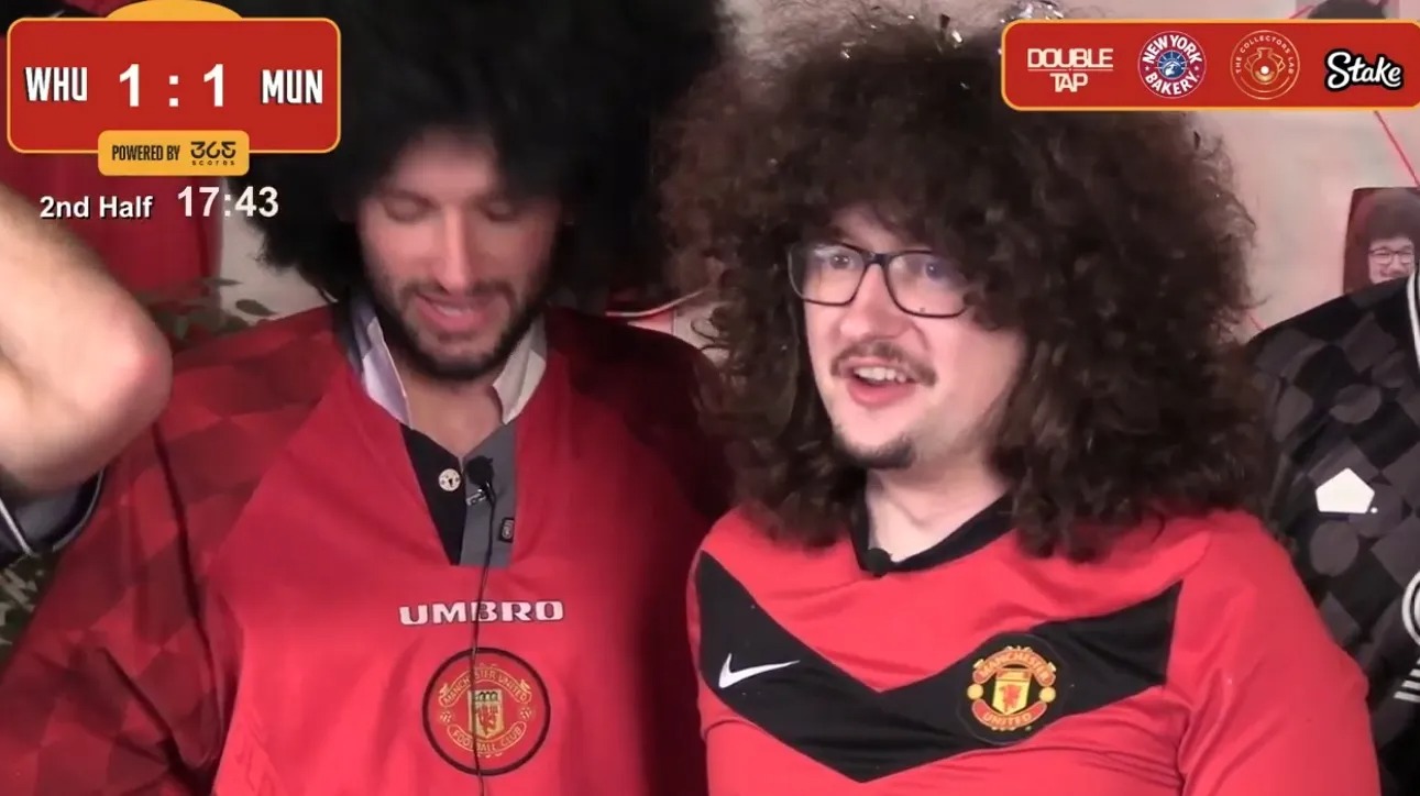 CĐV Man United chết lặng vì VAR, “kế hoạch xuống tóc” đổ bể - Ảnh 1.