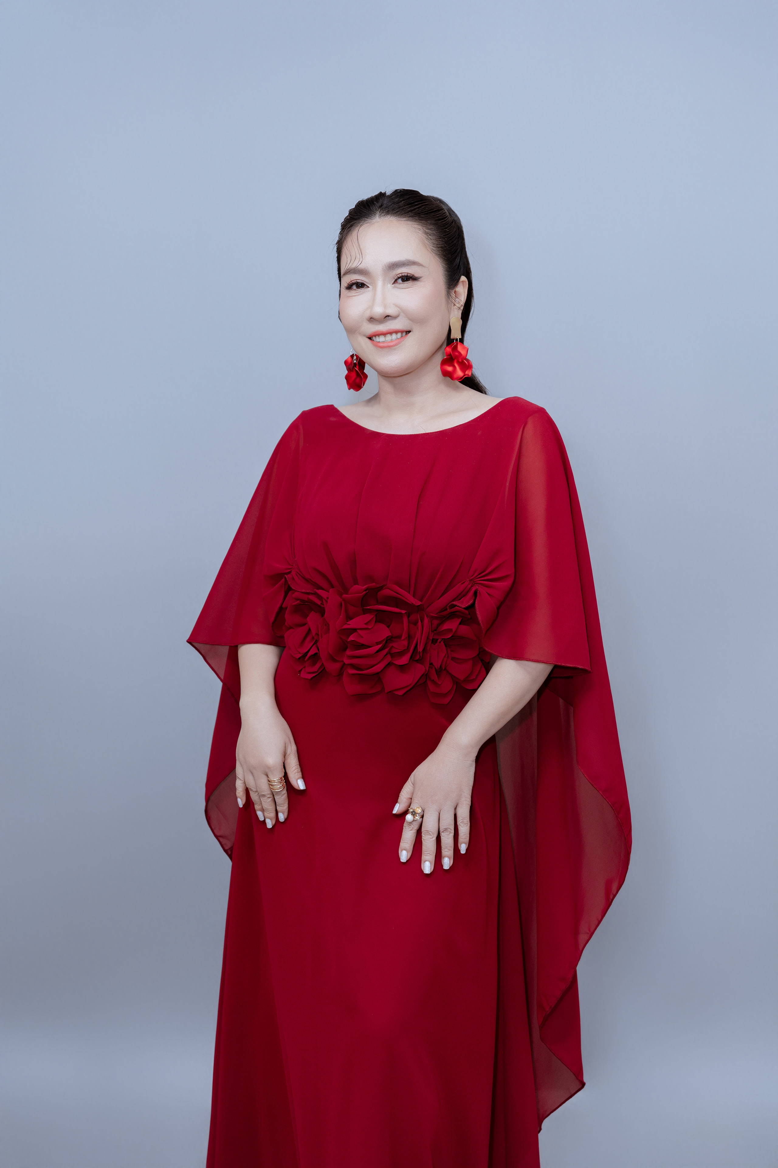 NSƯT Vân Khánh nói thẳng về áp lực "ma cũ, ma mới" - Ảnh 2.