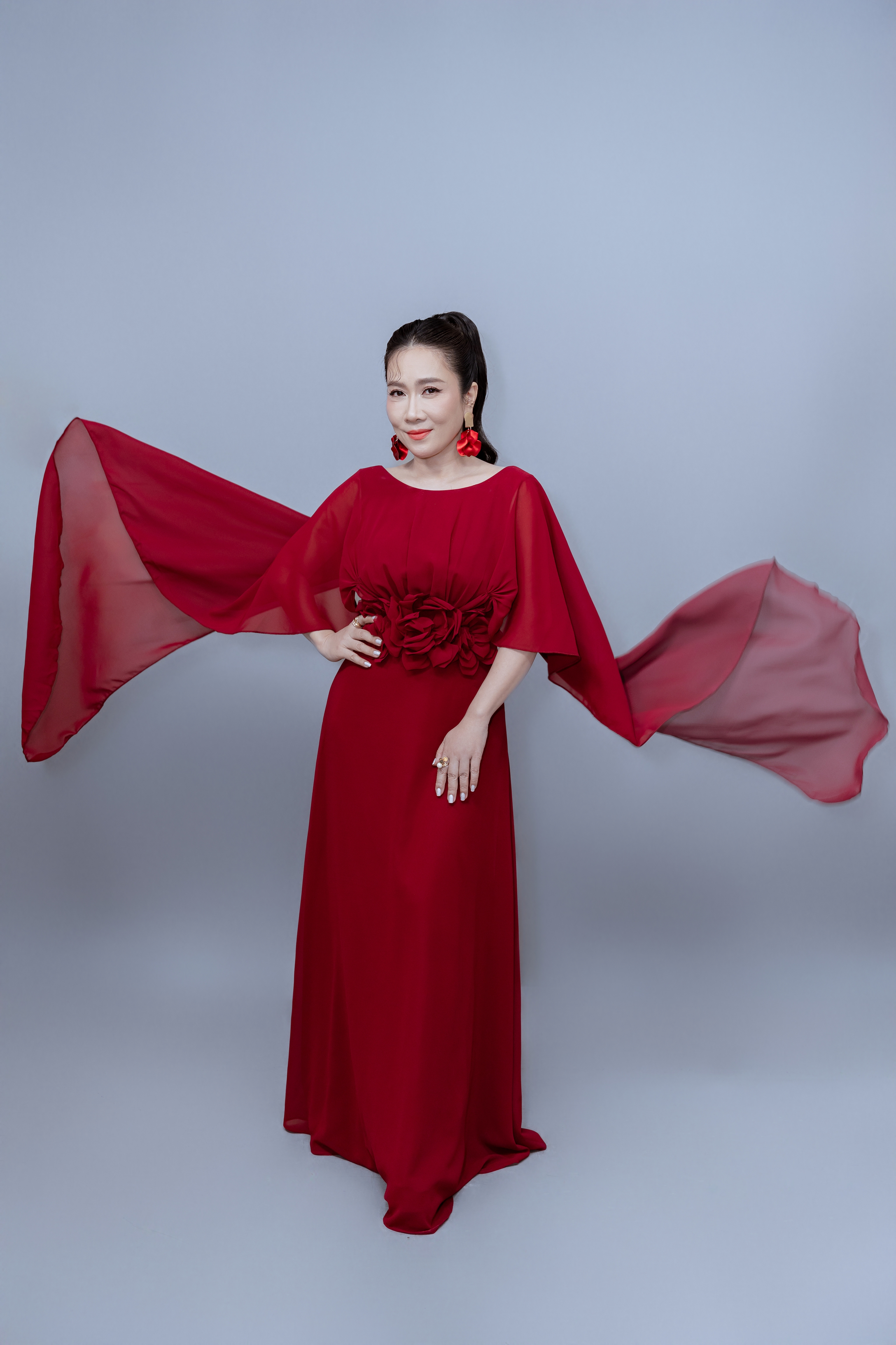 NSƯT Vân Khánh nói thẳng về áp lực "ma cũ, ma mới" - Ảnh 4.