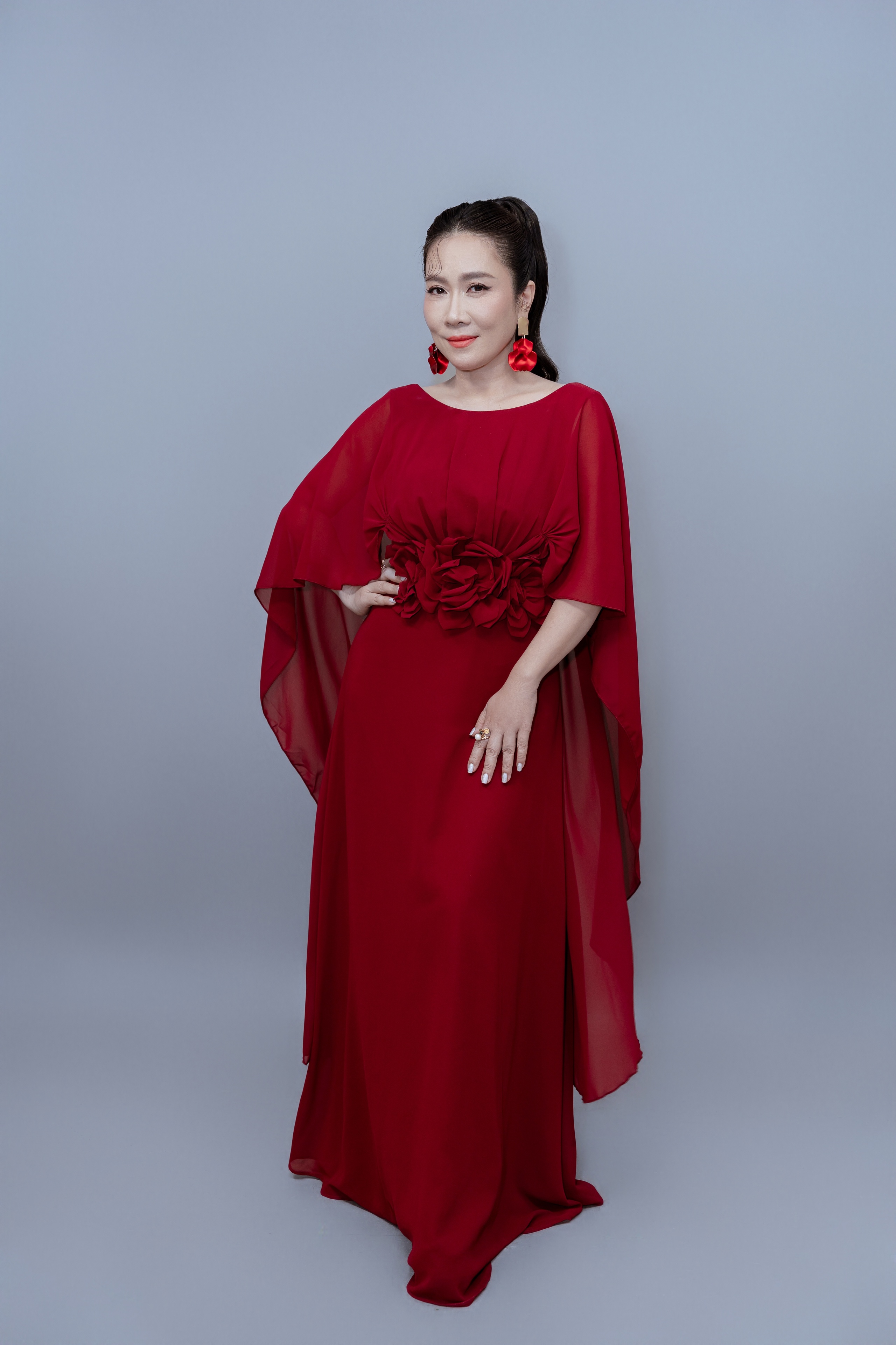 NSƯT Vân Khánh nói thẳng về áp lực "ma cũ, ma mới" - Ảnh 3.