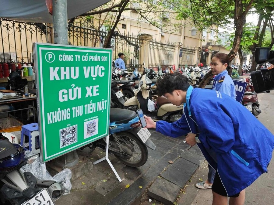 Đề xuất trông giữ xe, rạp phim không phải xuất hoá đơn từng lần - Ảnh 1.