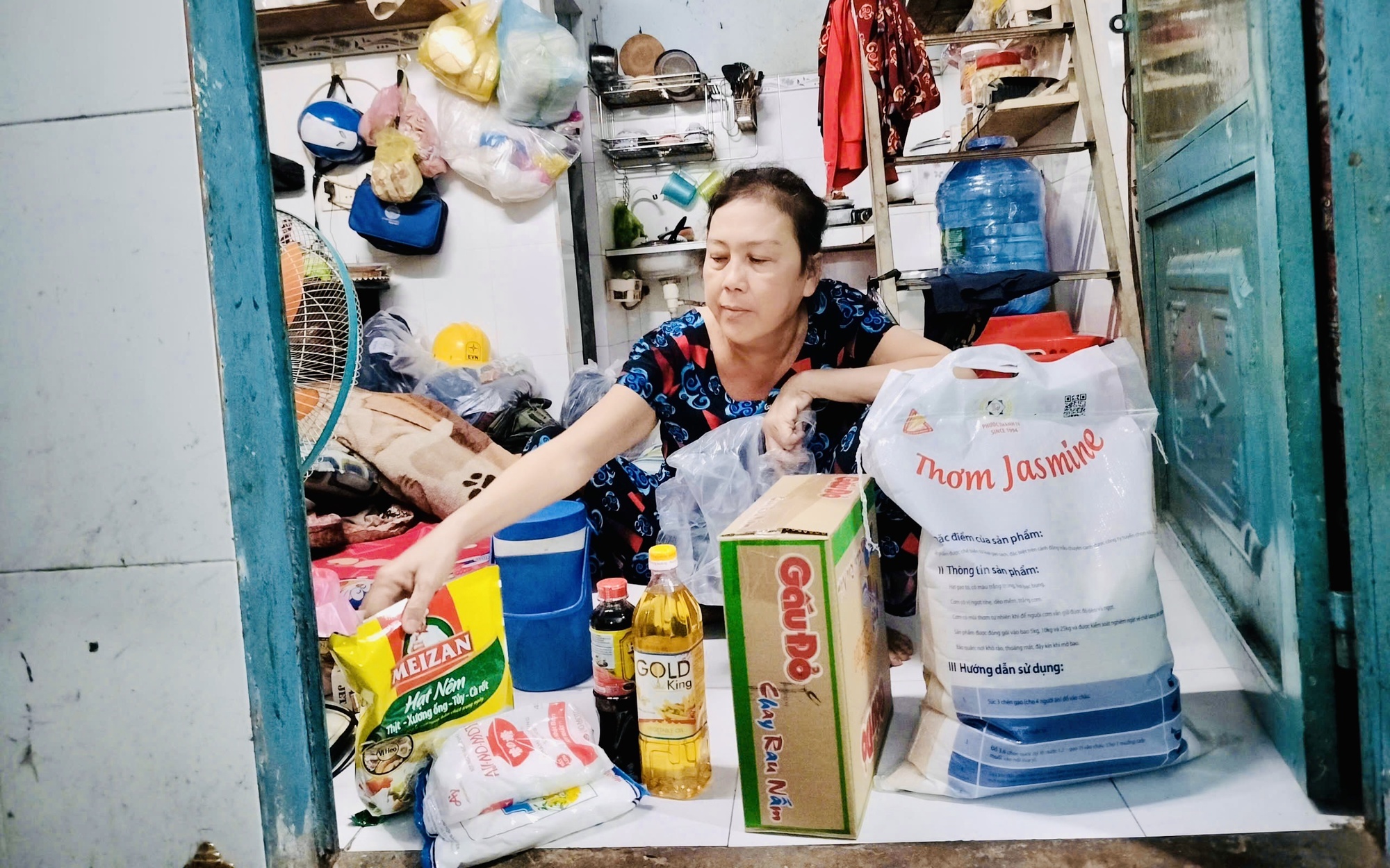 San sẻ gánh lo với công nhân khó khăn