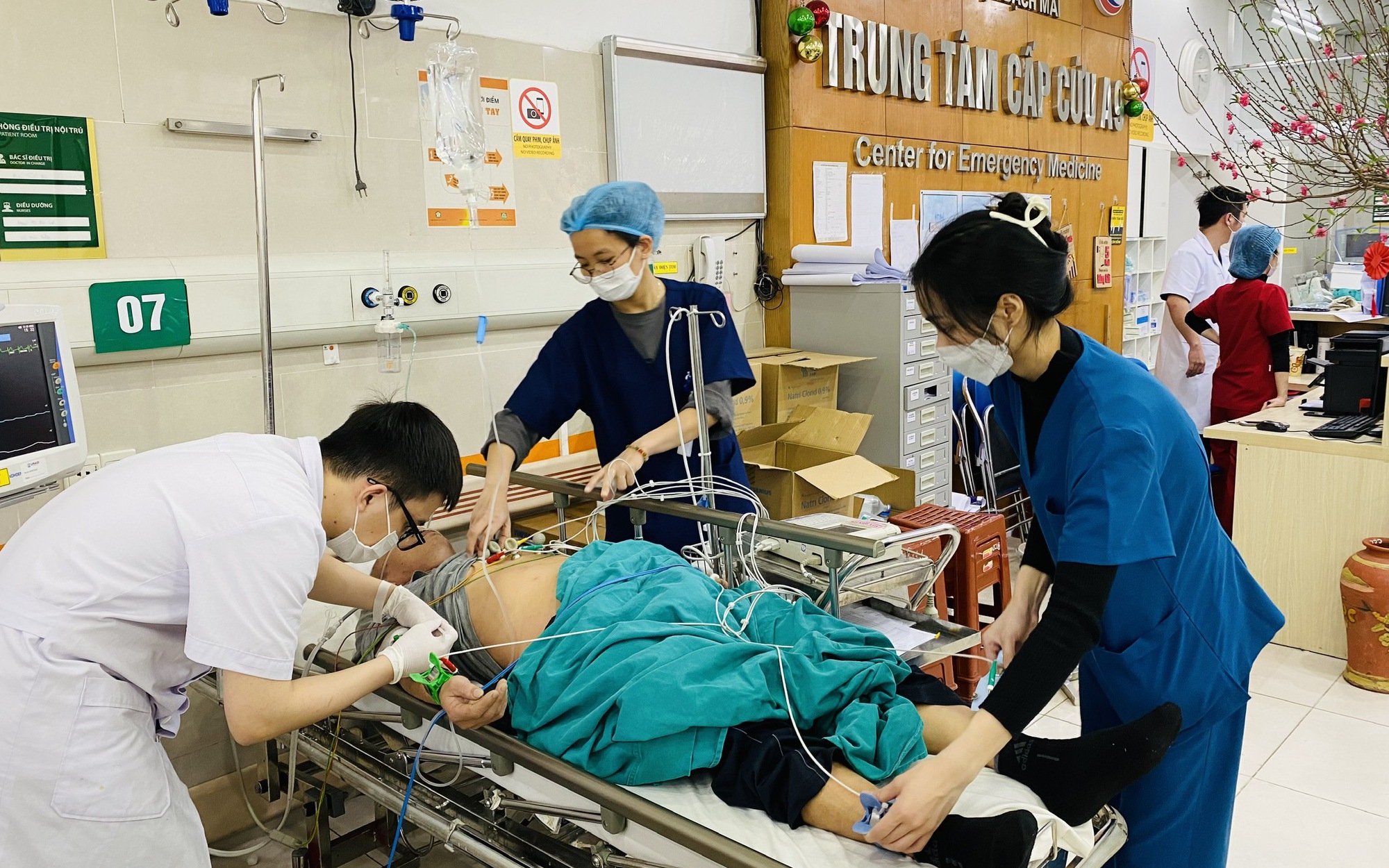 Bệnh viện sẵn sàng khám, cấp cứu 24/24 giờ xuyên Tết