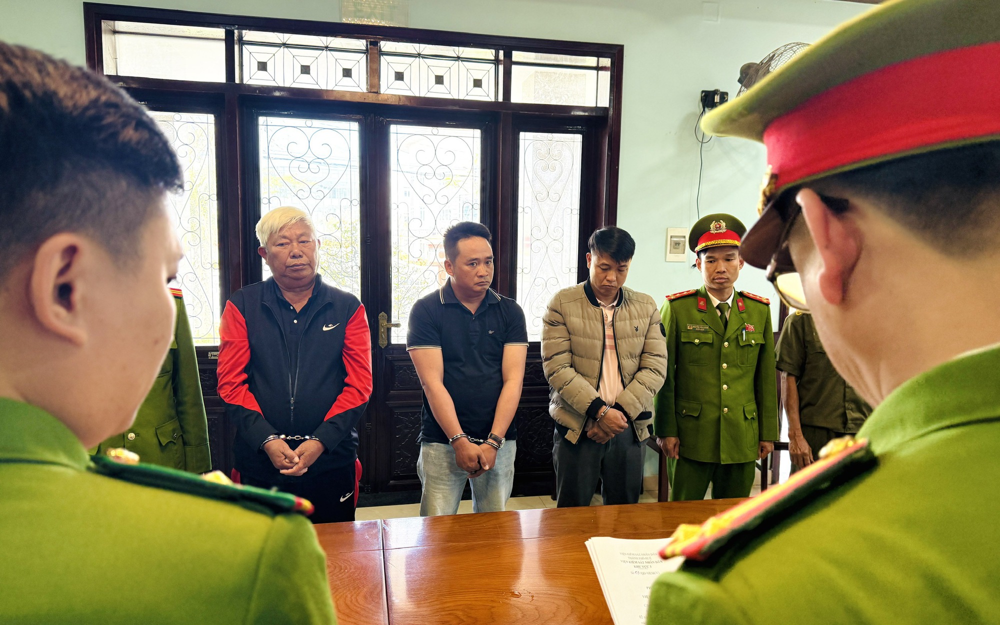 Từ dấu hiệu trên mạng, công an phá chuyên án lớn về khai thác cao lanh