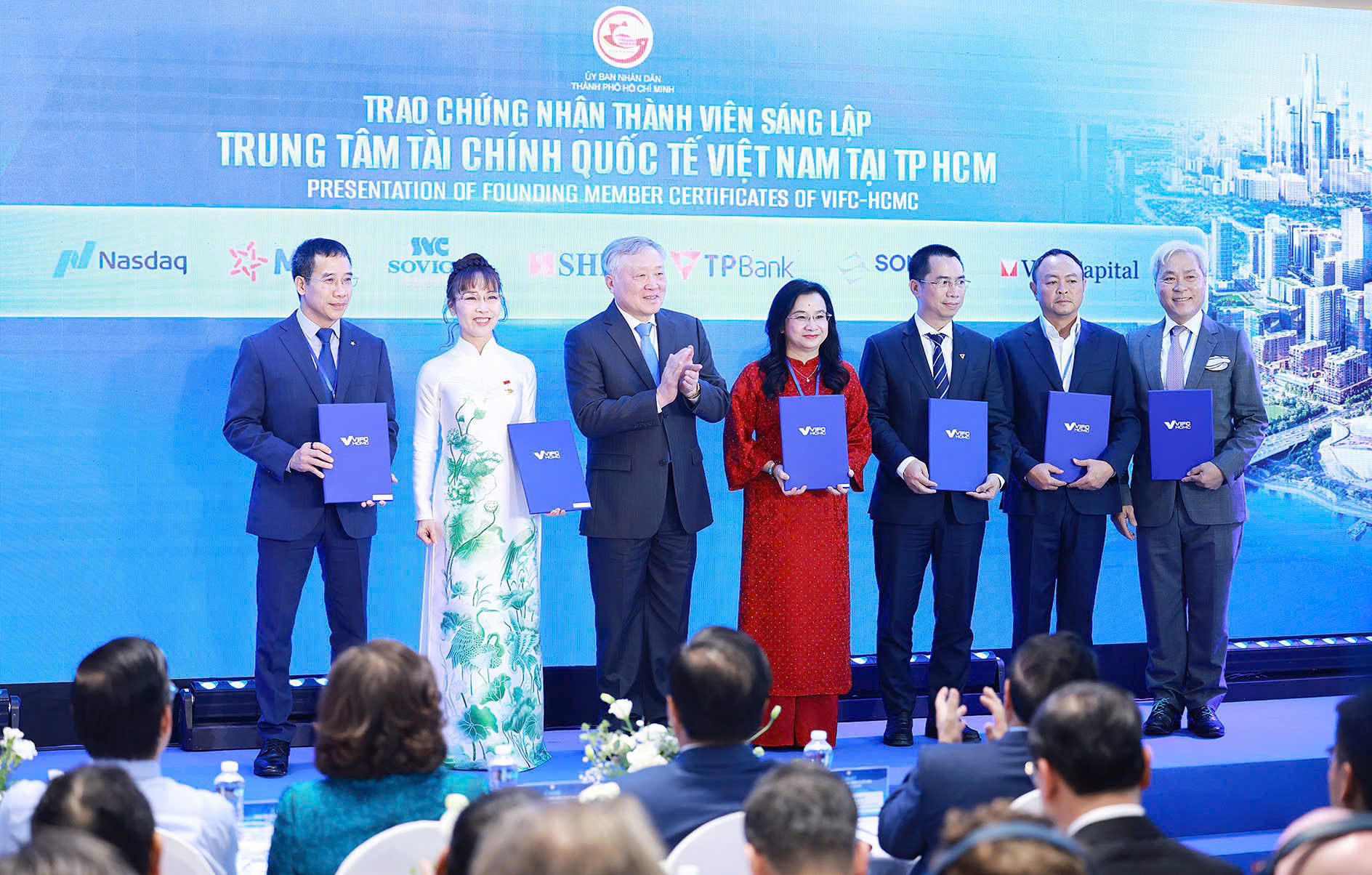 Thủ tướng đánh cồng chính thức ra mắt Trung tâm tài chính quốc tế Việt Nam tại TPHCM - Ảnh 3.