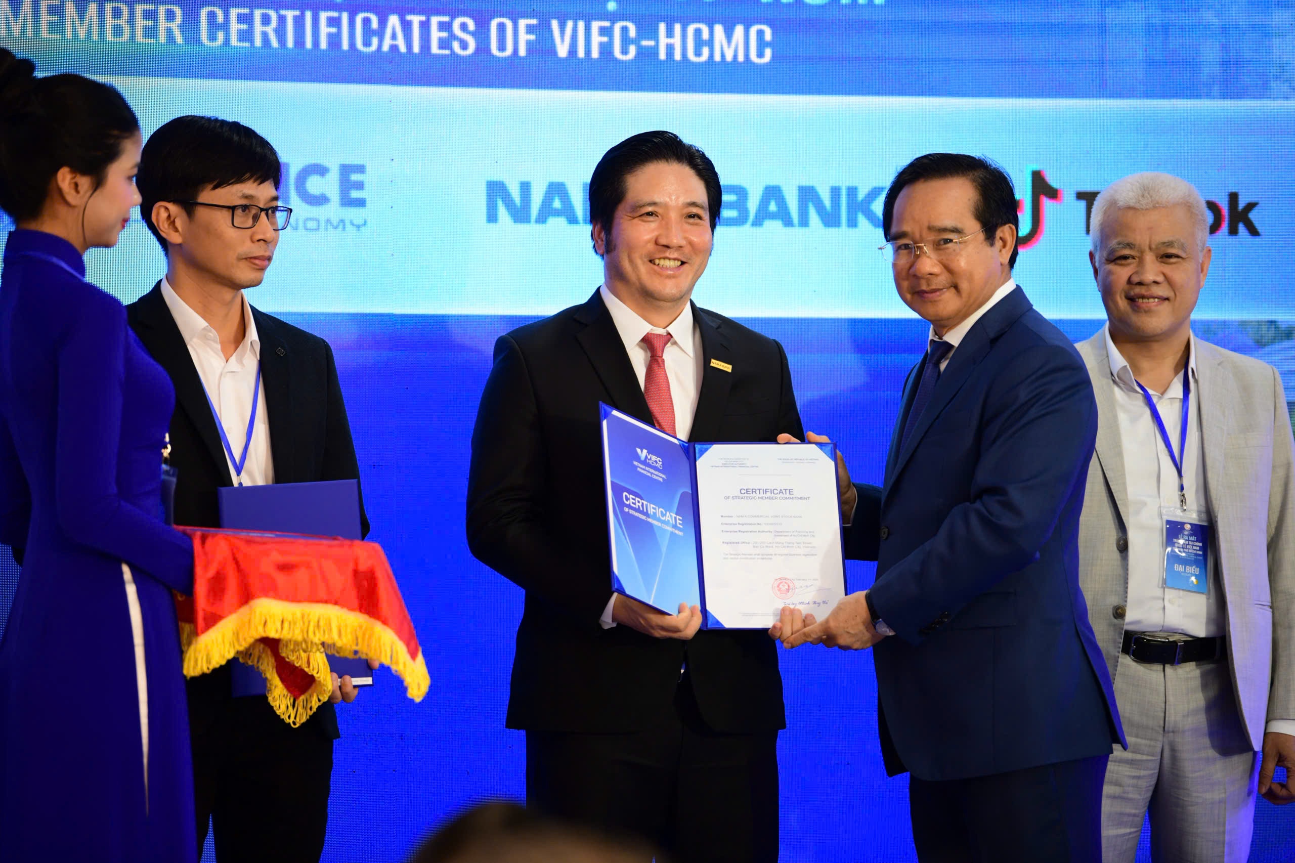 Nam A Bank hợp t&aacute;c chiến lược tại Trung t&acirc;m t&agrave;i ch&iacute;nh quốc tế VIFC - HCMC - Ảnh 3.