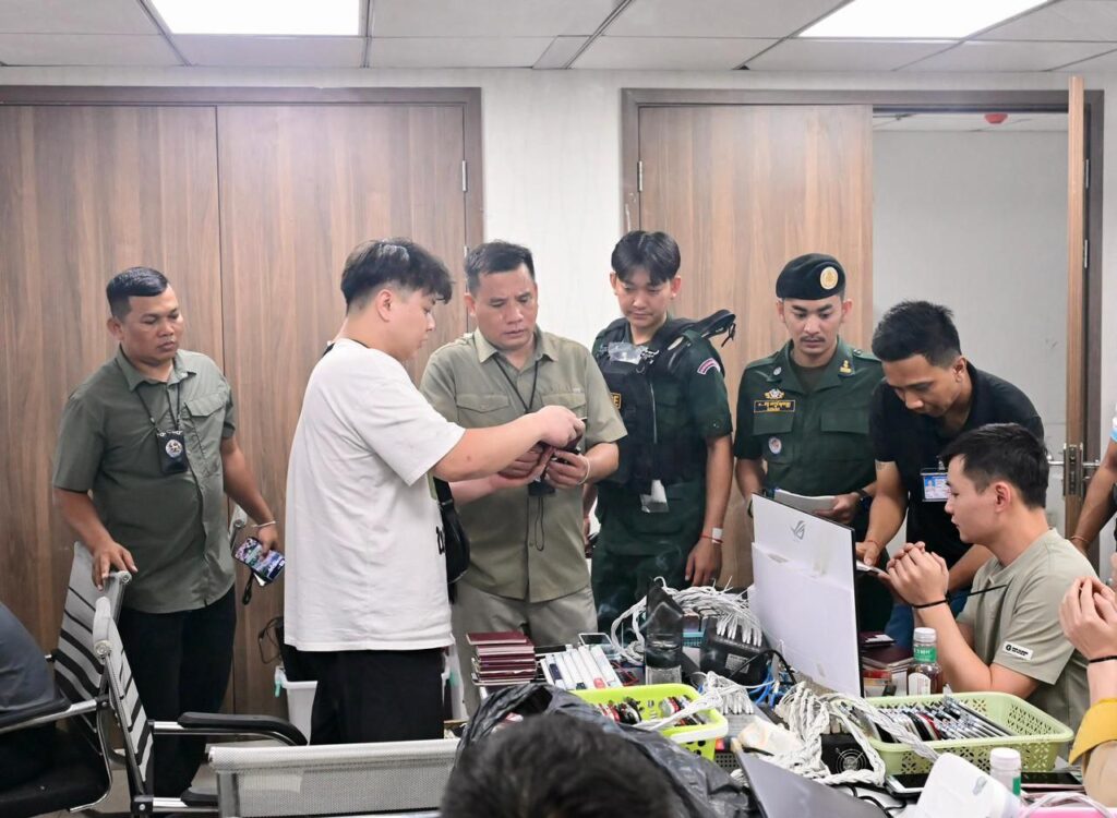 Campuchia triệt phá gần 200 tụ điểm lừa đảo trực tuyến - Ảnh 4.