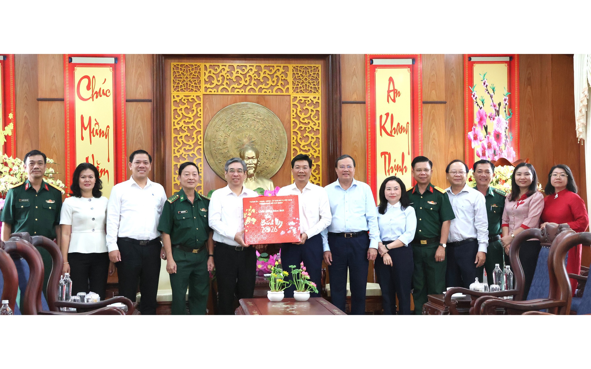 TPHCM chúc Tết, trao hơn 2 tỉ đồng chăm lo an sinh tại tỉnh Tây Ninh