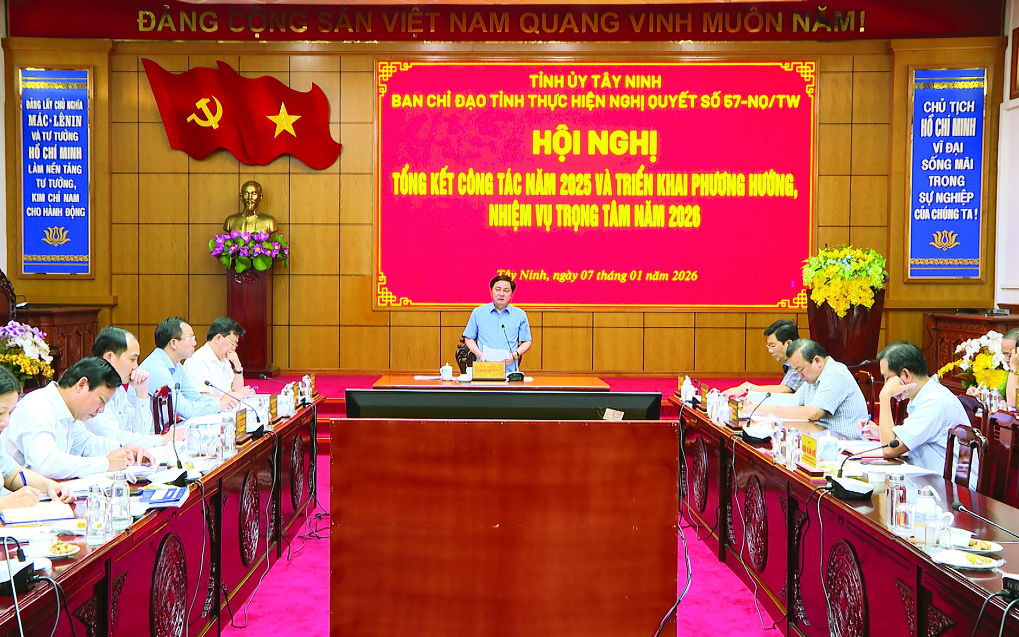 Chủ tịch UBND tỉnh Tây Ninh nhấn mạnh trách nhiệm lớn lao trước nhân dân năm 2026 - Ảnh 2.