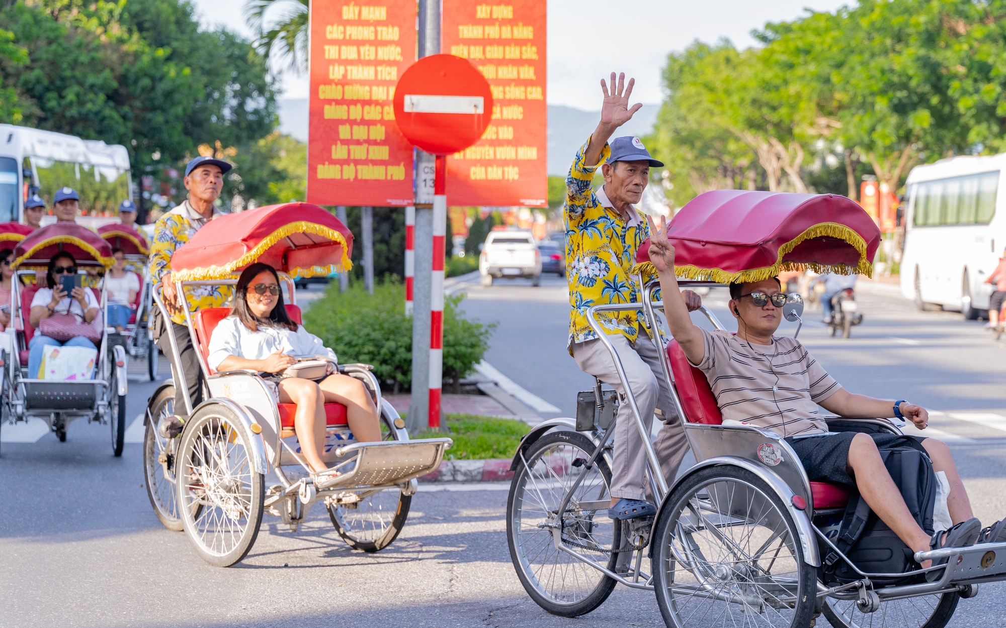 Đội xích lô "xịn sò" ở Đà Nẵng