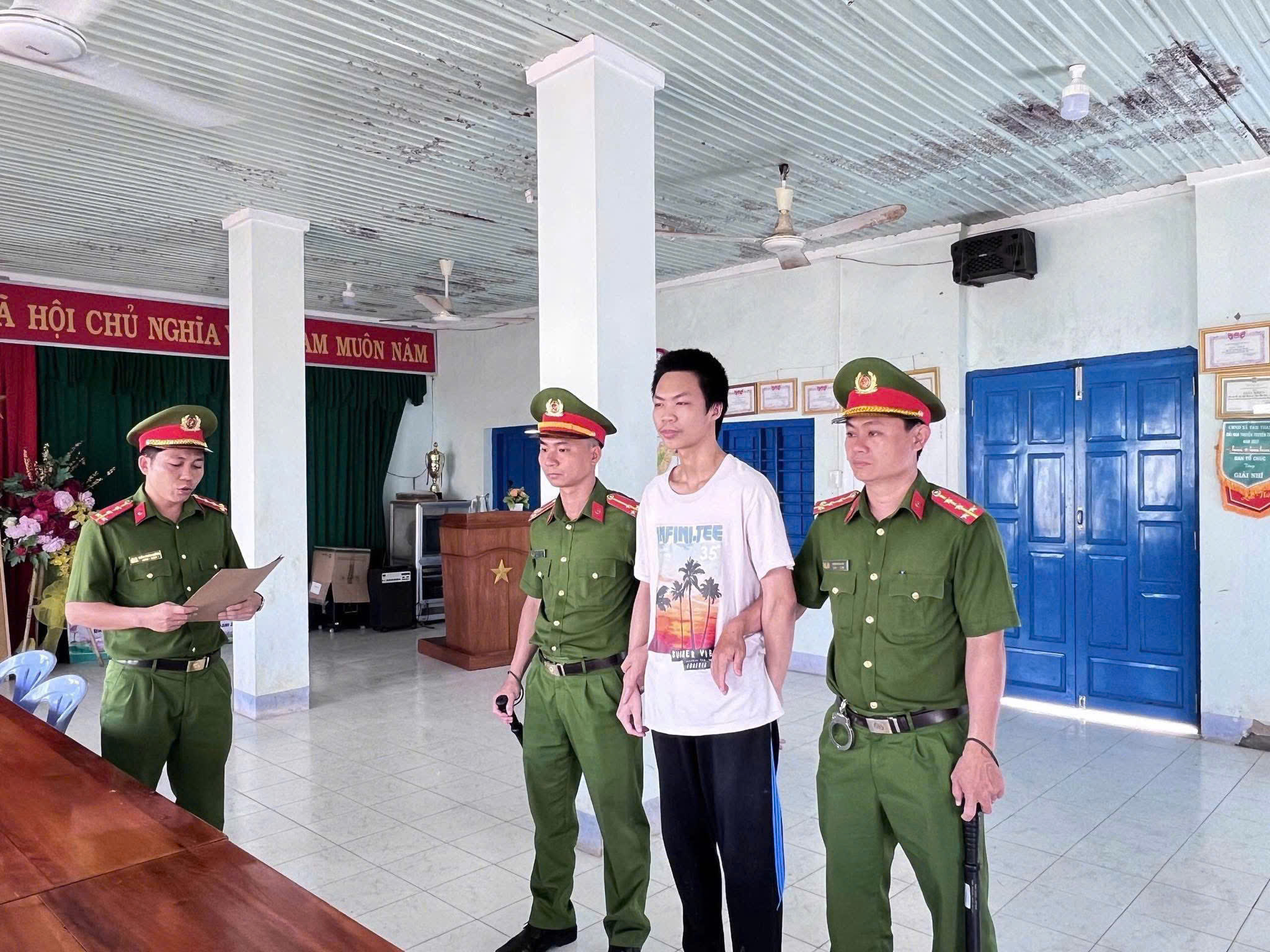Tạm giam thanh niên lừa thuê nhiều xe máy rồi bán lấy tiền tiêu xài tại Phú Quý - Ảnh 1.