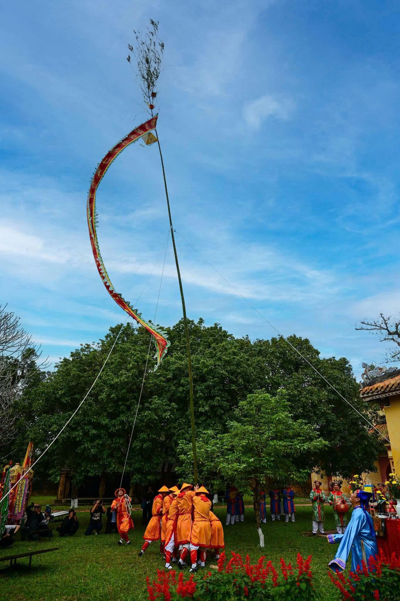 S&Ocirc;I ĐỘNG M&Ugrave;A LỄ HỘI: Du xu&acirc;n xứ Nghệ - Ảnh 1.