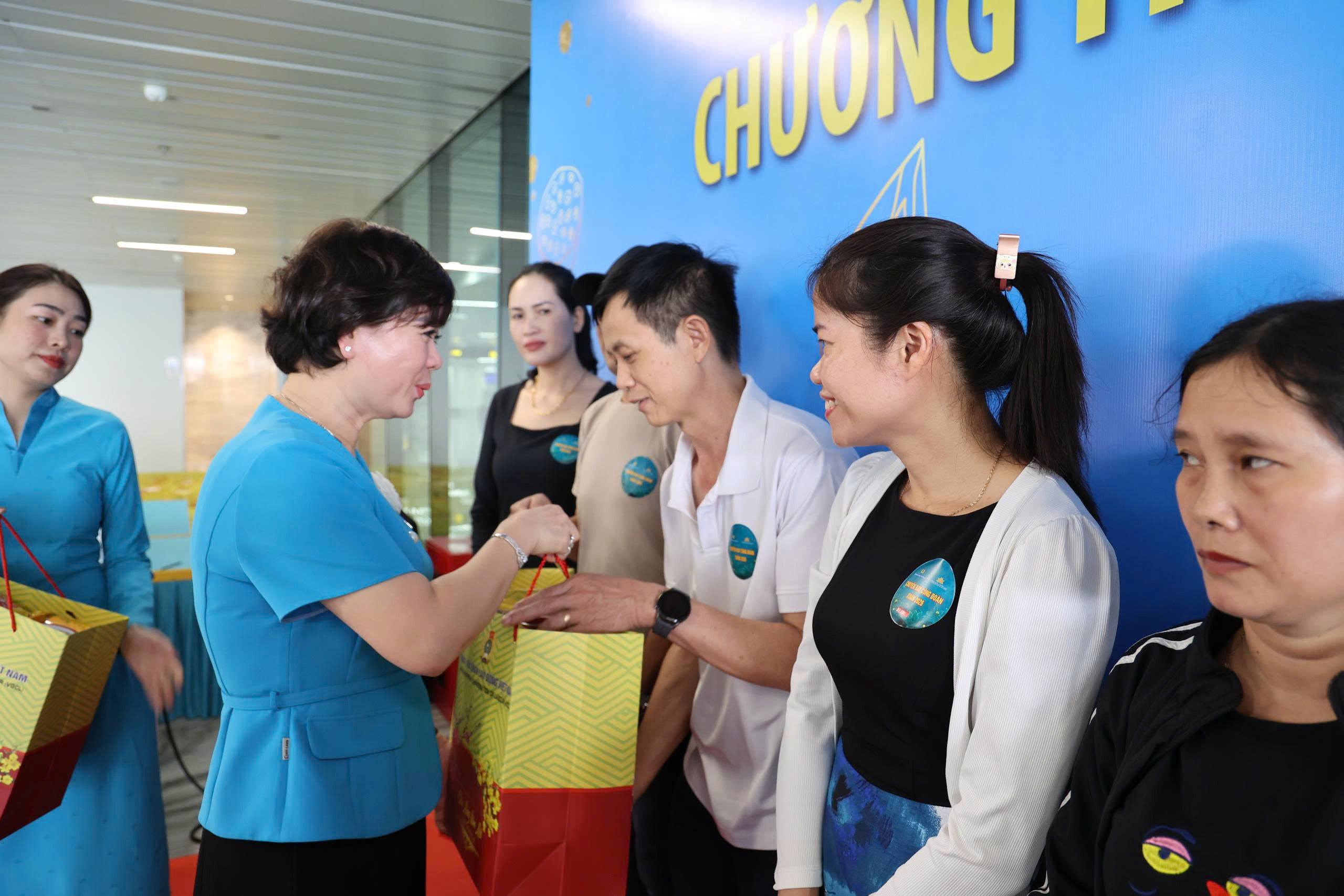 Tất cả đoàn viên, người lao động đều có Tết - Ảnh 9.