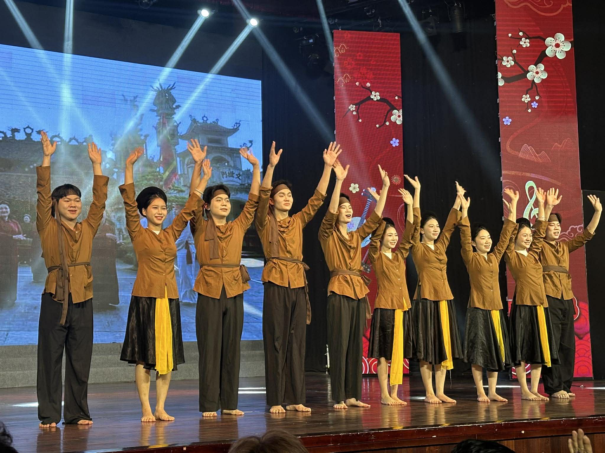Nhịp cầu văn h&oacute;a nối liền kiều b&agrave;o với cội nguồn - Ảnh 4.