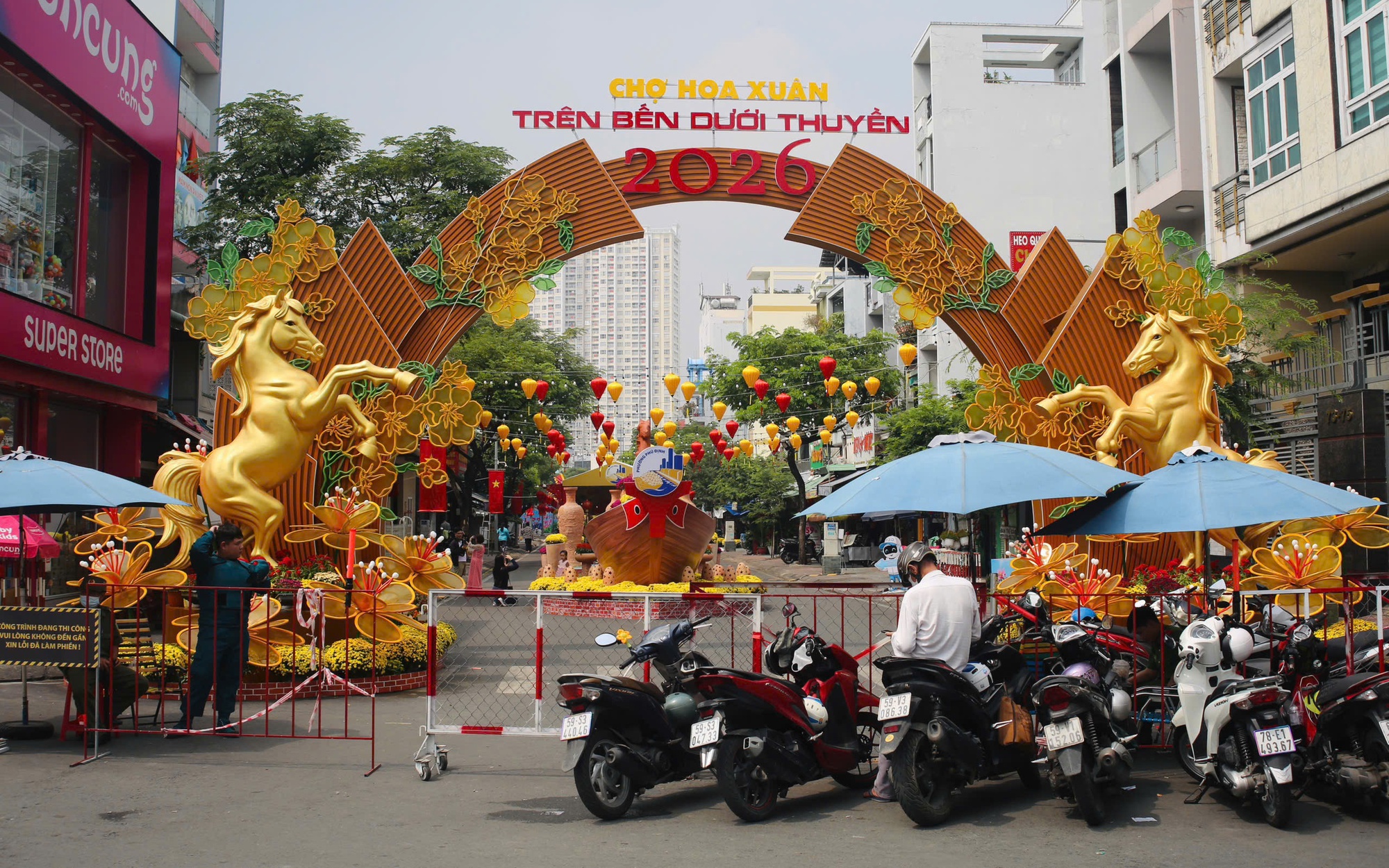 TPHCM: Tạm cấm xe khu vực khai mạc Chợ hoa xuân "Trên bến dưới thuyền"