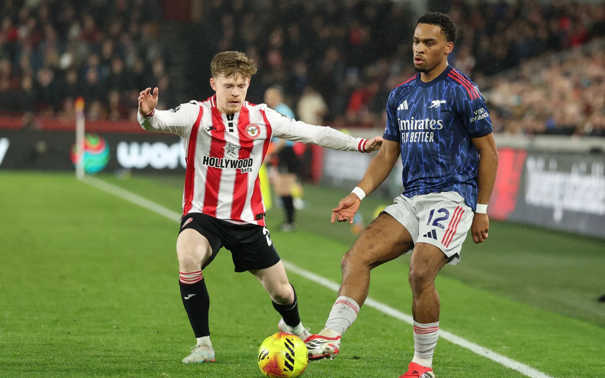 Arsenal bị CĐV đòi “trừ 12 điểm”
