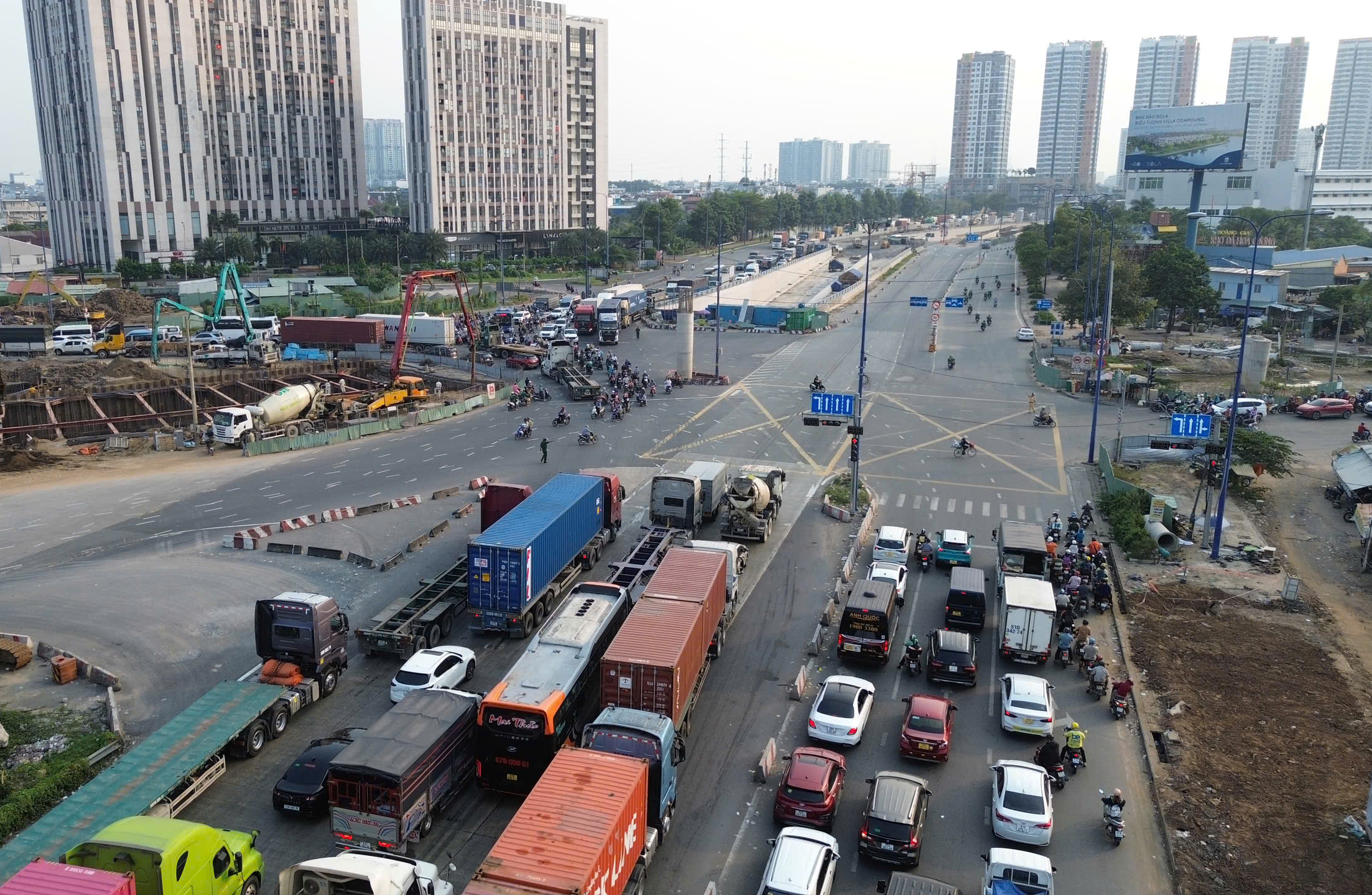 Đi đường n&agrave;o tr&aacute;nh kẹt cảng C&aacute;t L&aacute;i, Ph&uacute; Hữu v&agrave; ph&agrave; C&aacute;t L&aacute;i? - Ảnh 1.