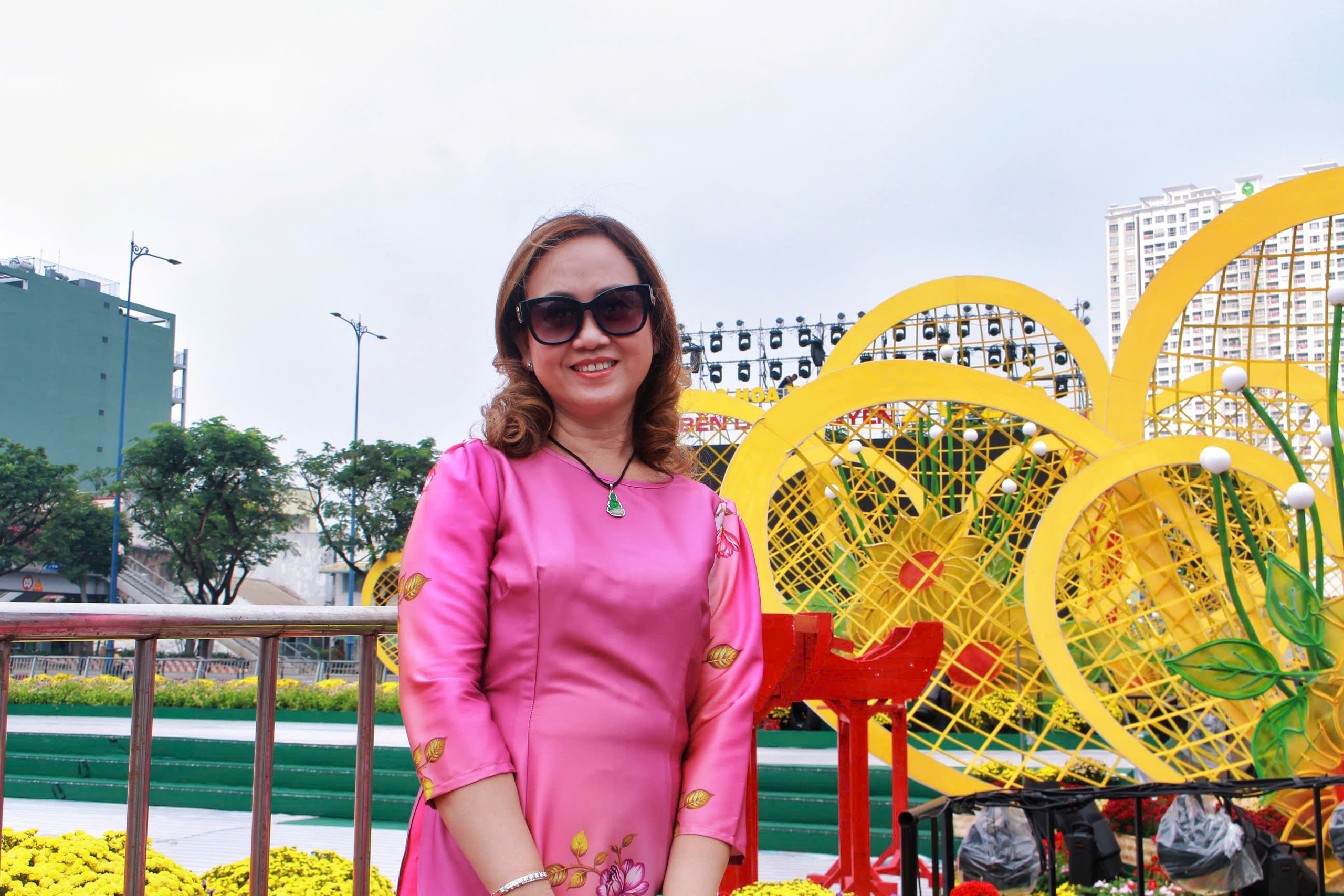 Không khí rộn ràng trước giờ khai mạc Chợ hoa xuân "Trên bến dưới thuyền" - Ảnh 10.