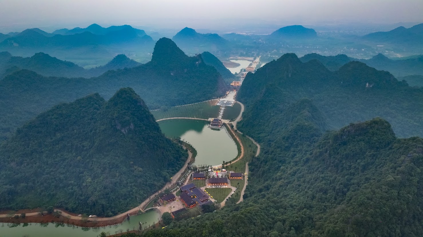 New Tourist Destination in Ninh Binh as Beautiful as "Fenghuang Ancient Town" - Ảnh 1.