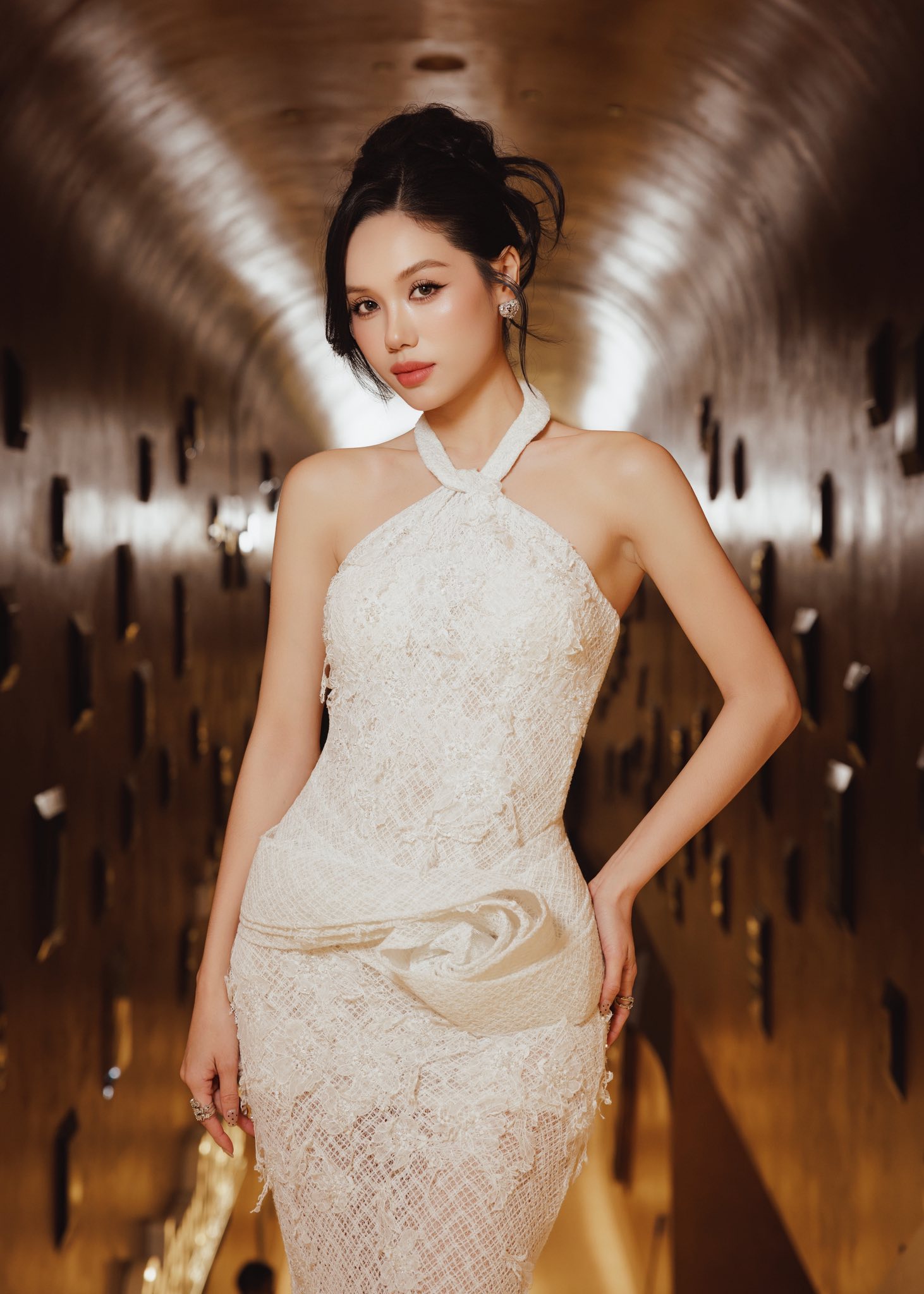 BÀI XUÂN ONLINE NGÀY 14-2 (27 THÁNG CHẠP). Tựa: Diễn viên Trâm Anh: "Tôi toàn tâm, toàn ý cho diễn xuất" - Ảnh 4.